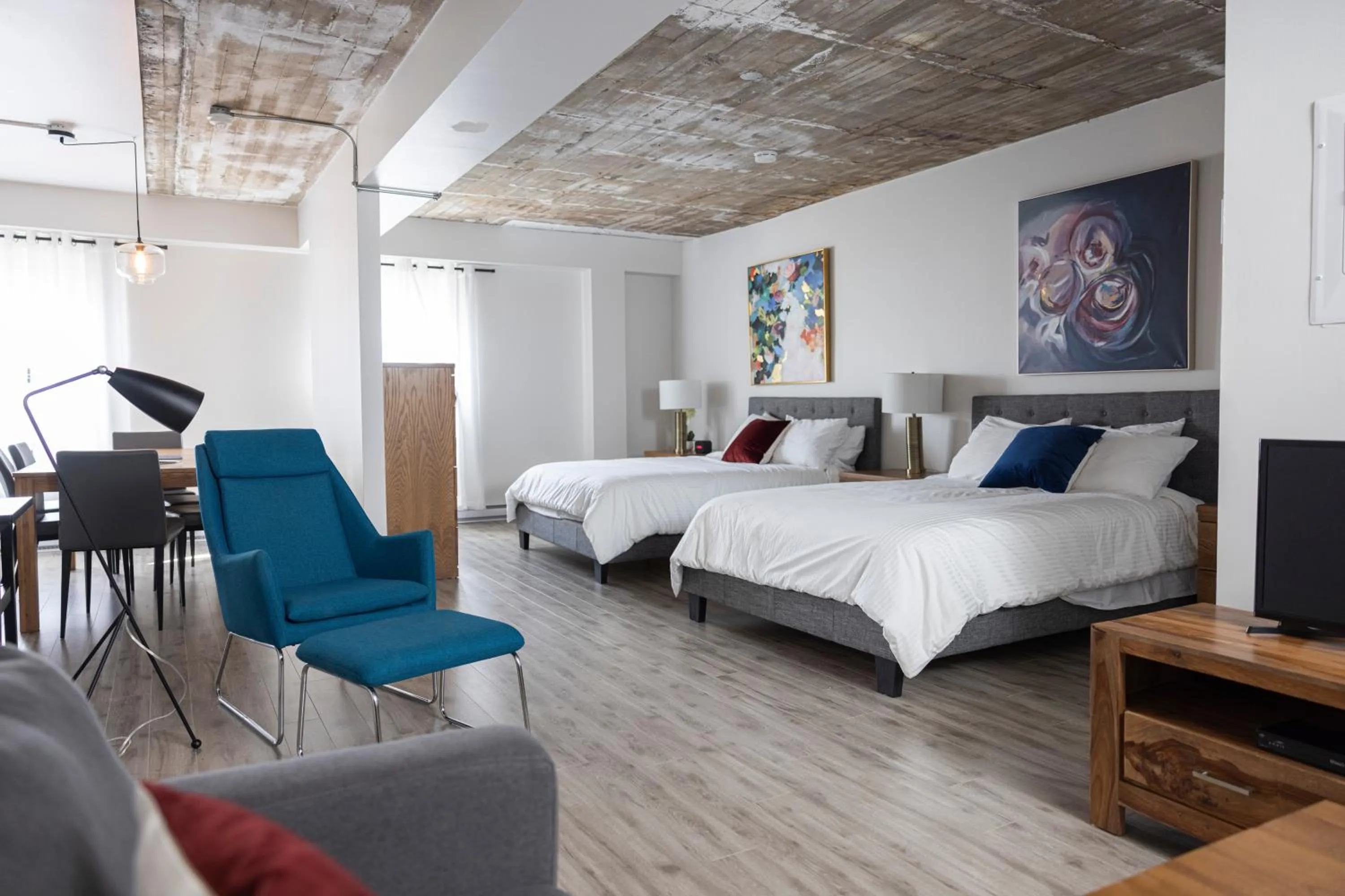 Photo of the whole room, Bed in Le Central