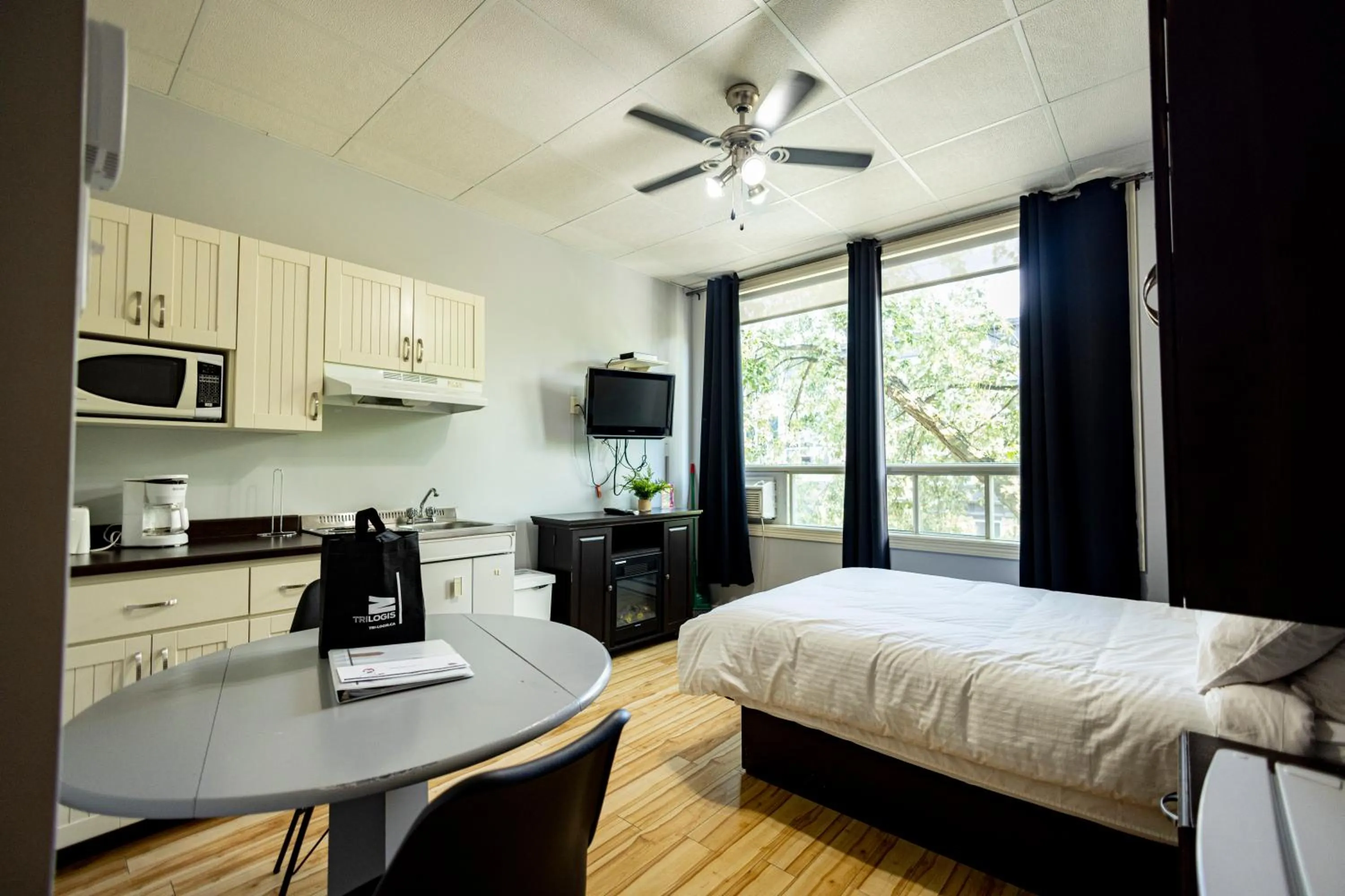 Photo of the whole room, Bed in Le Citadin