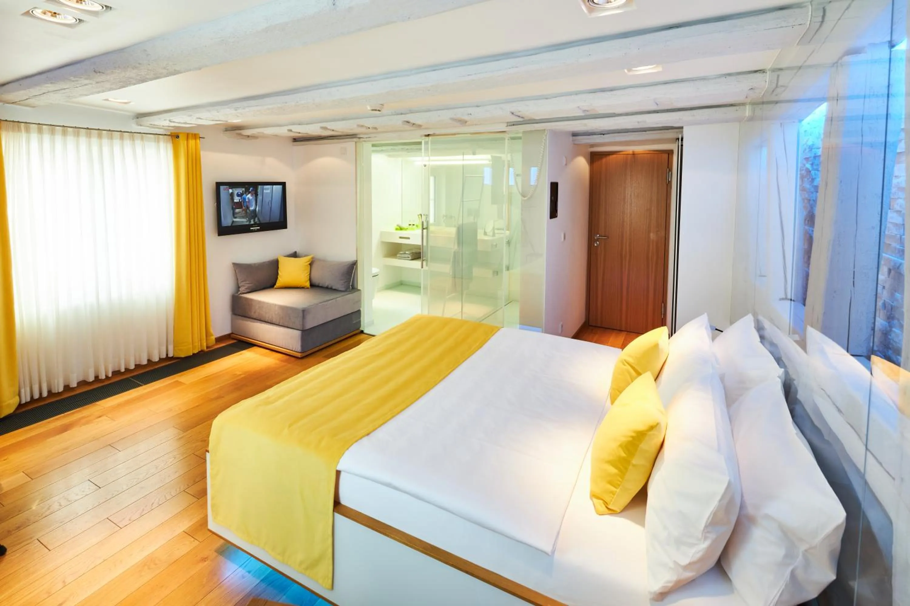 Bed in Hotel Max am See