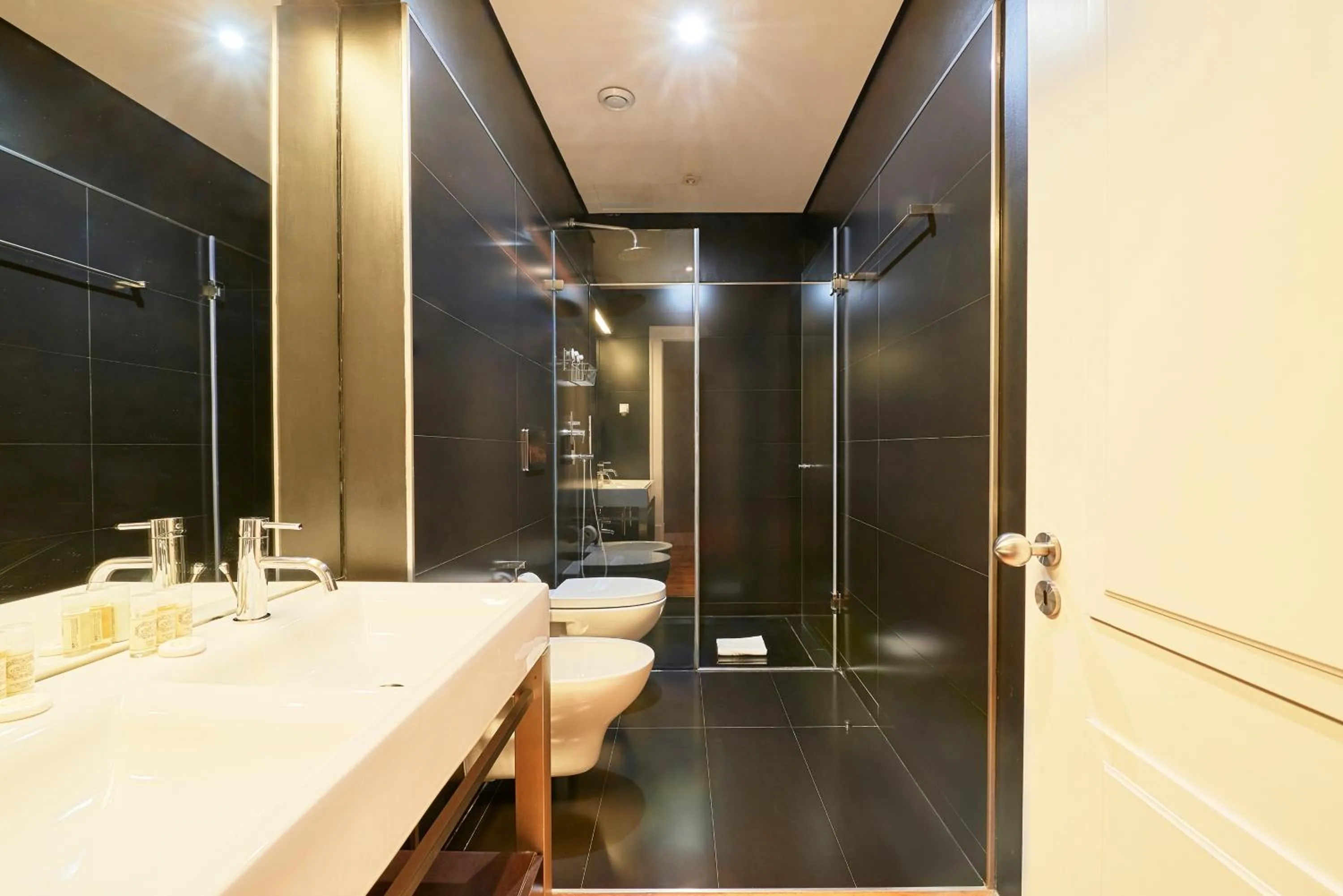 Bathroom in Lisbon Five Stars Apartments São Paulo 55