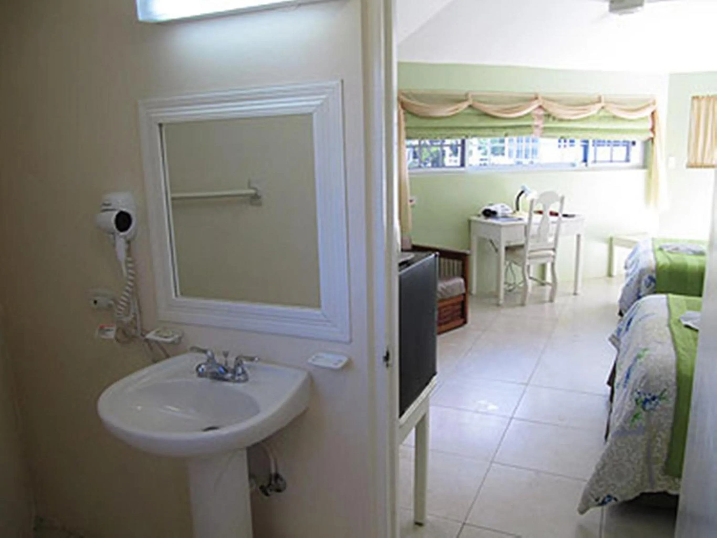 Bathroom, Bed in Rondel Village