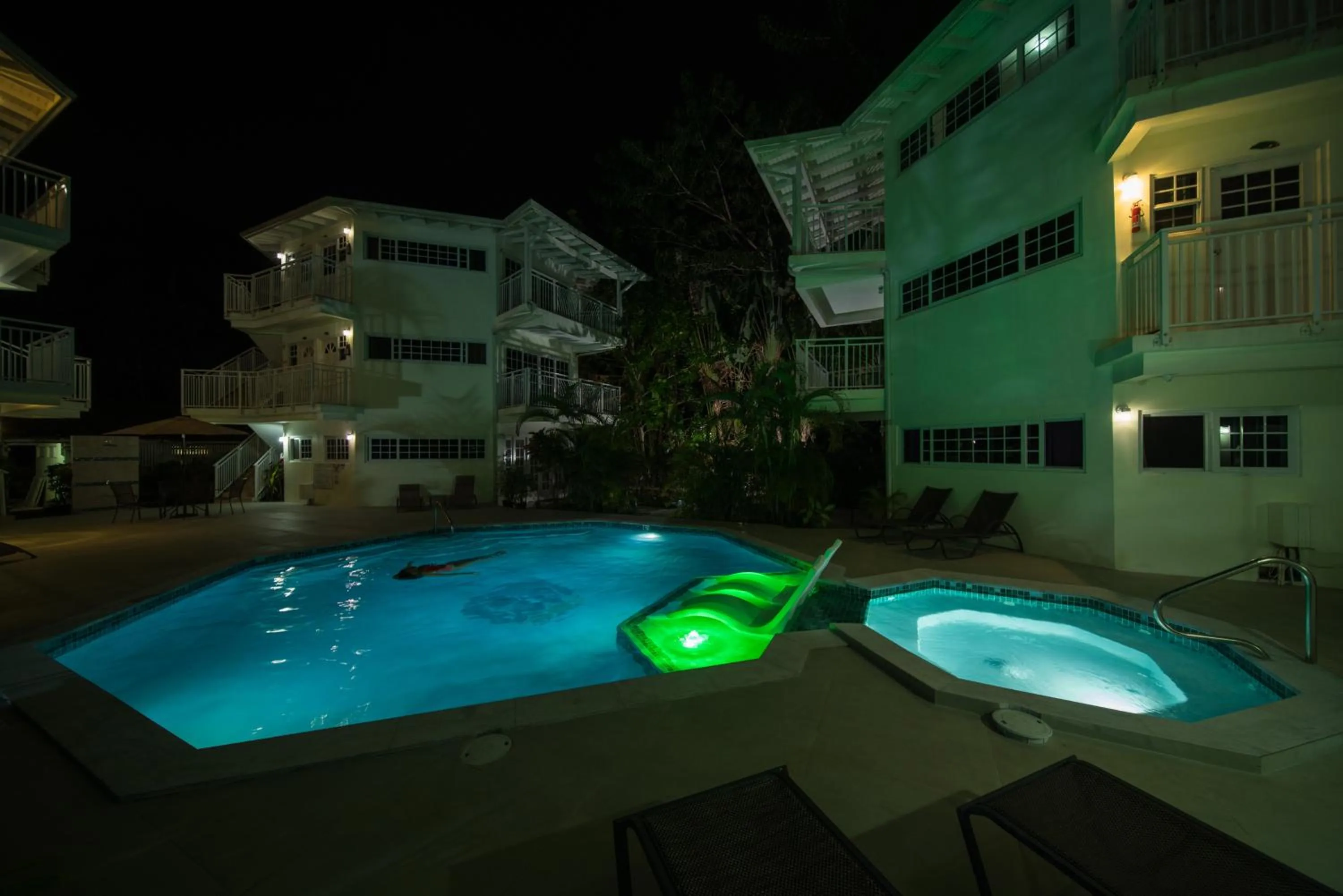 Swimming pool in Rondel Village