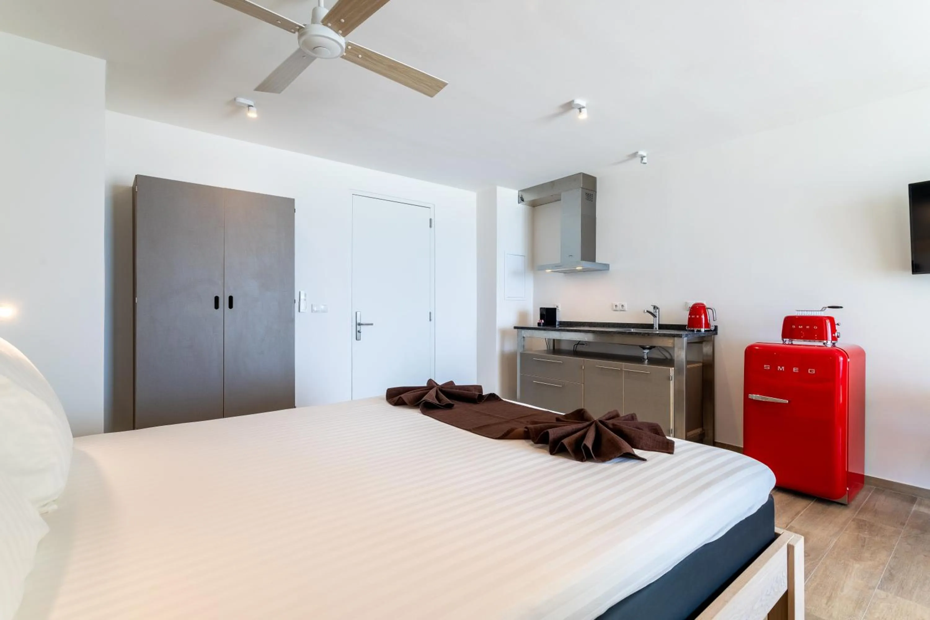 Bed in Chogogo Dive & Beach Resort Bonaire