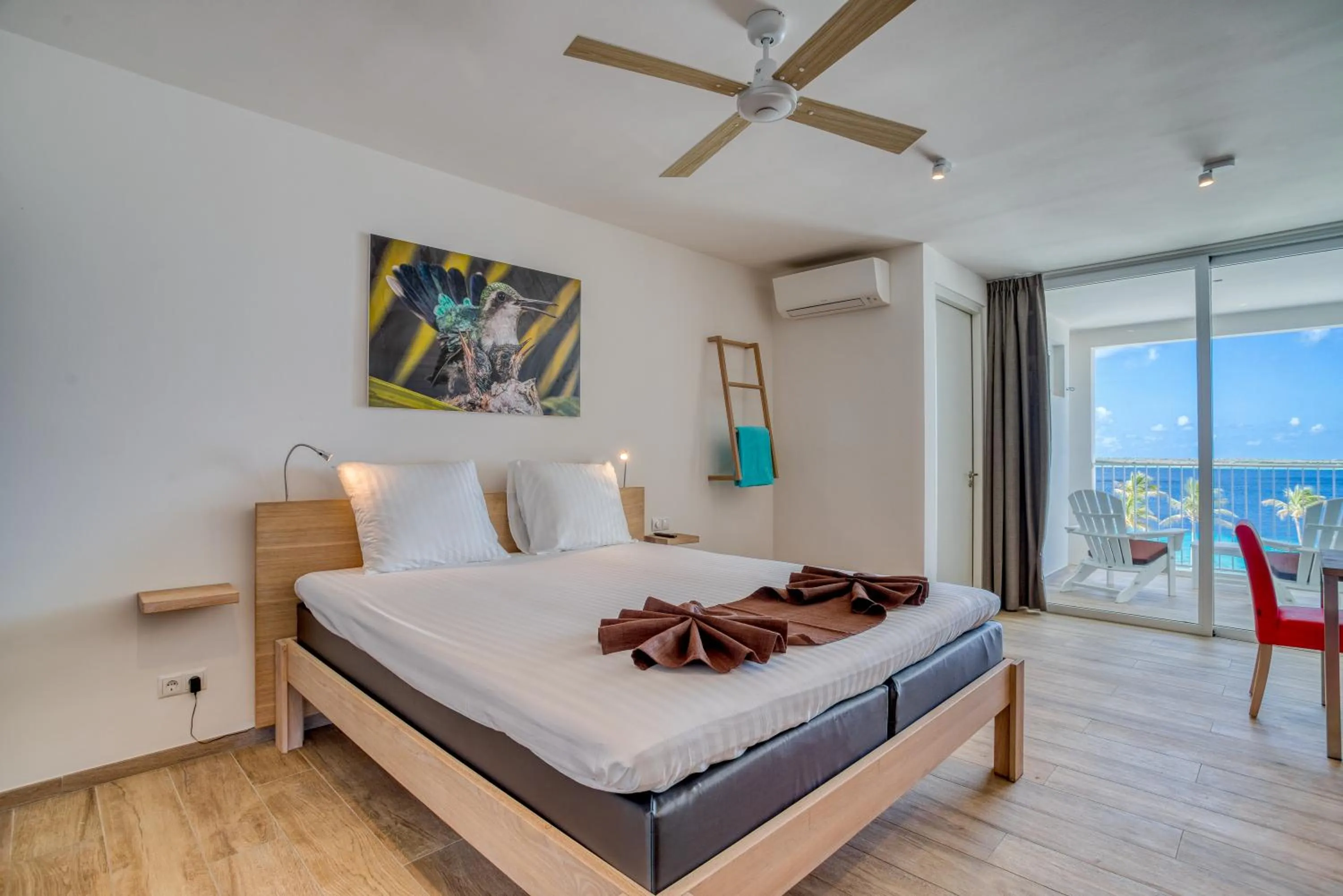 Bed in Chogogo Dive & Beach Resort Bonaire