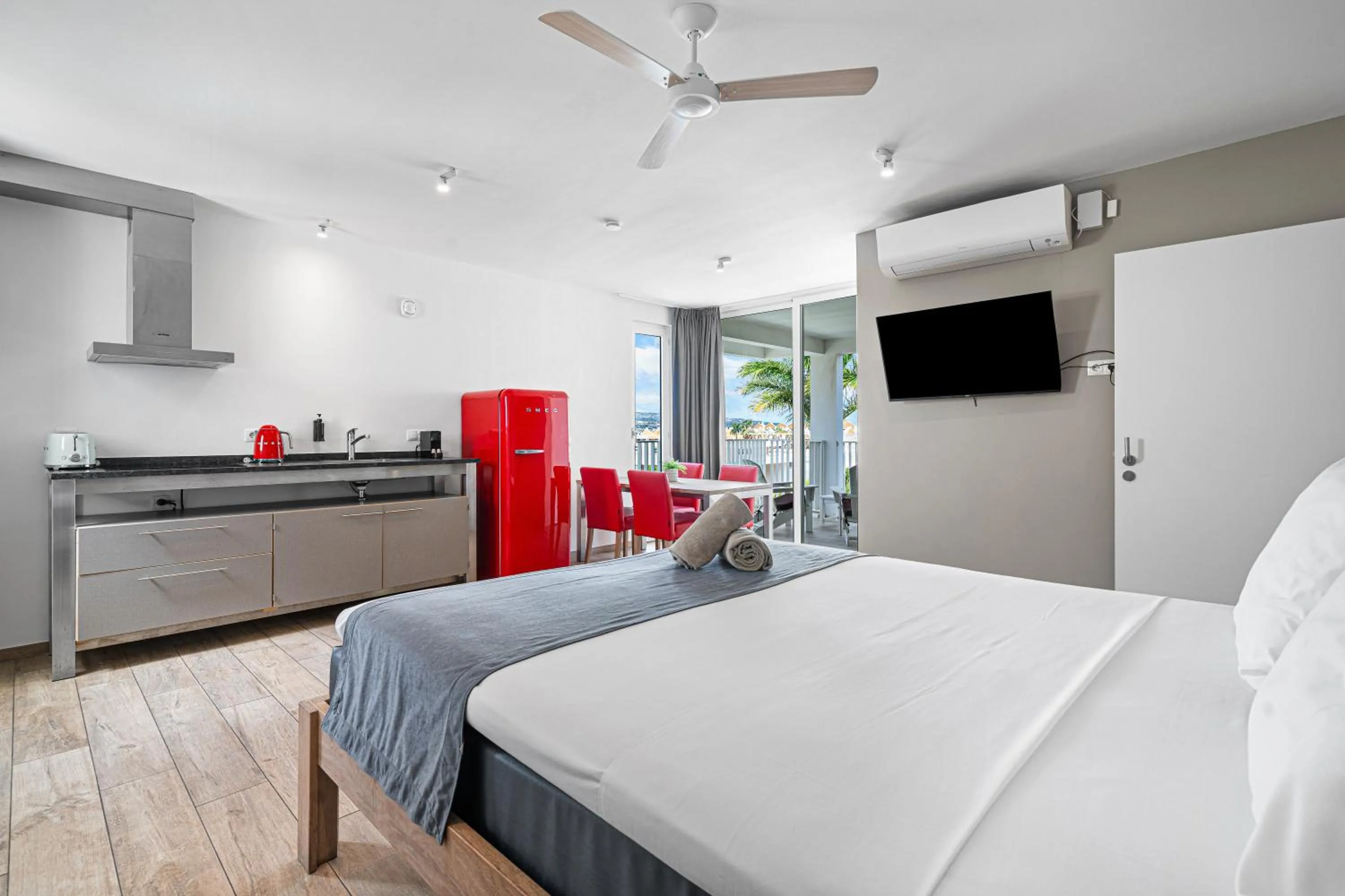 Bed in Chogogo Dive & Beach Resort Bonaire