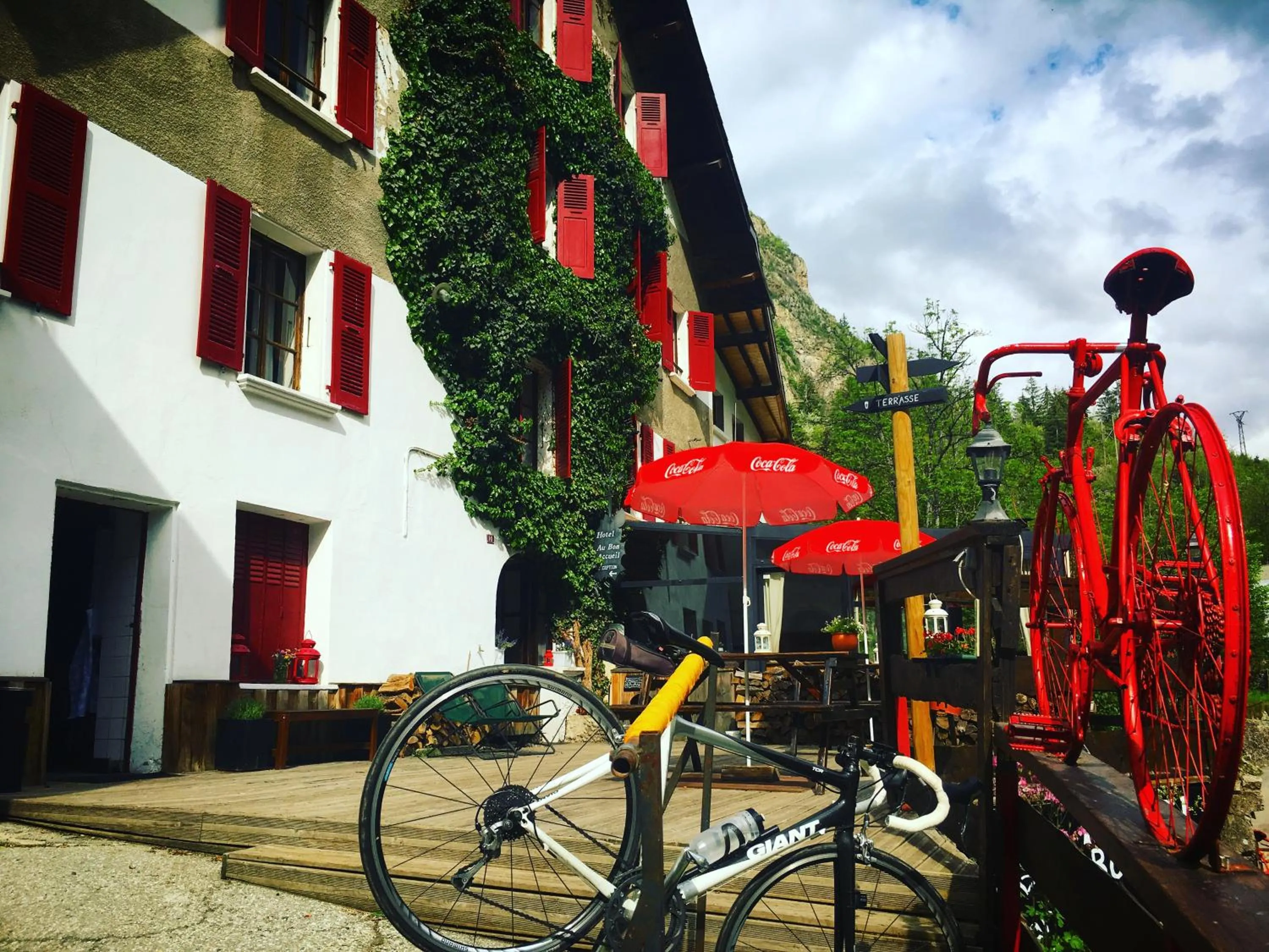 Facade/entrance in Hotel Au Bon Accueil