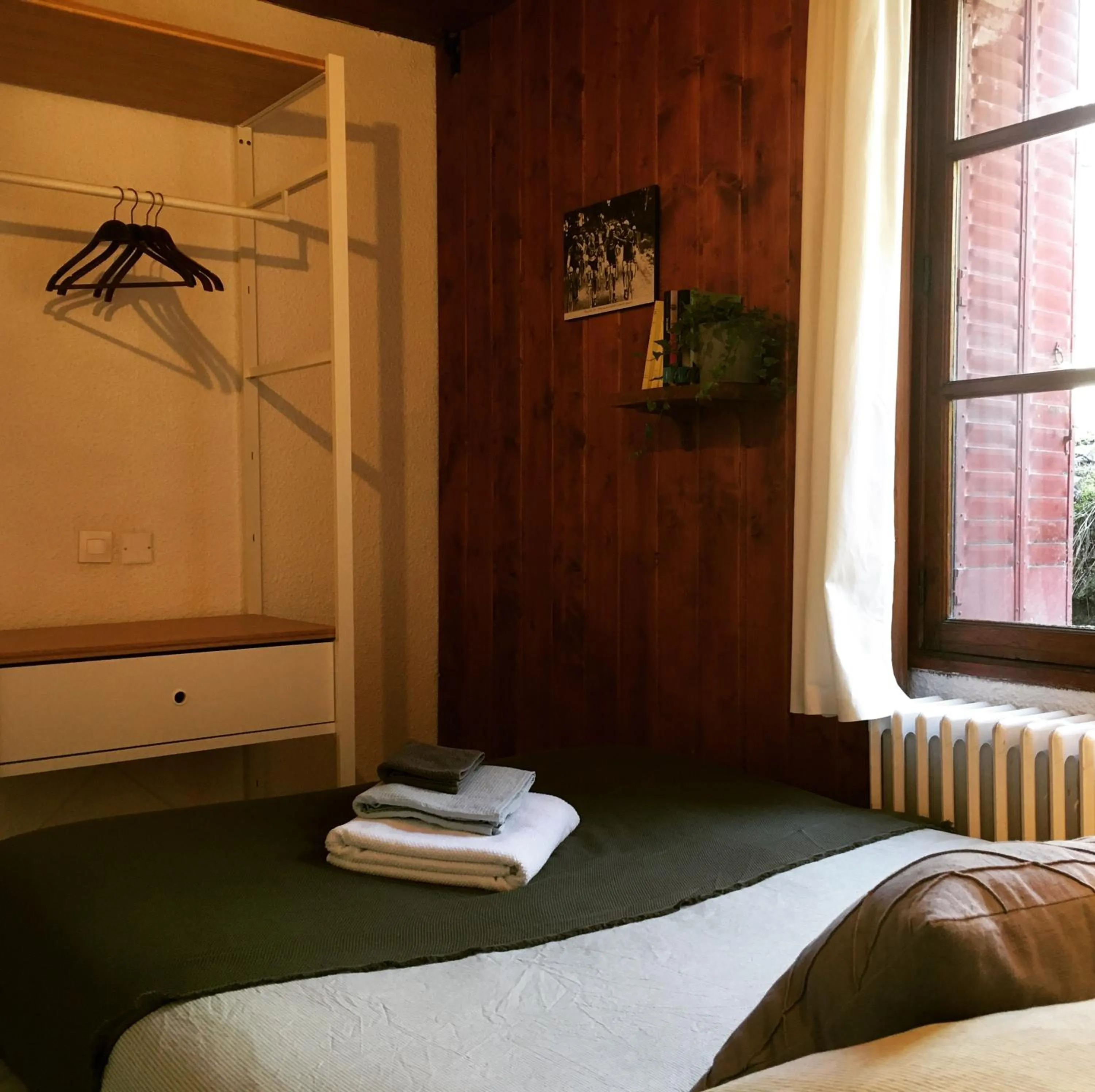 Bed in Hotel Au Bon Accueil