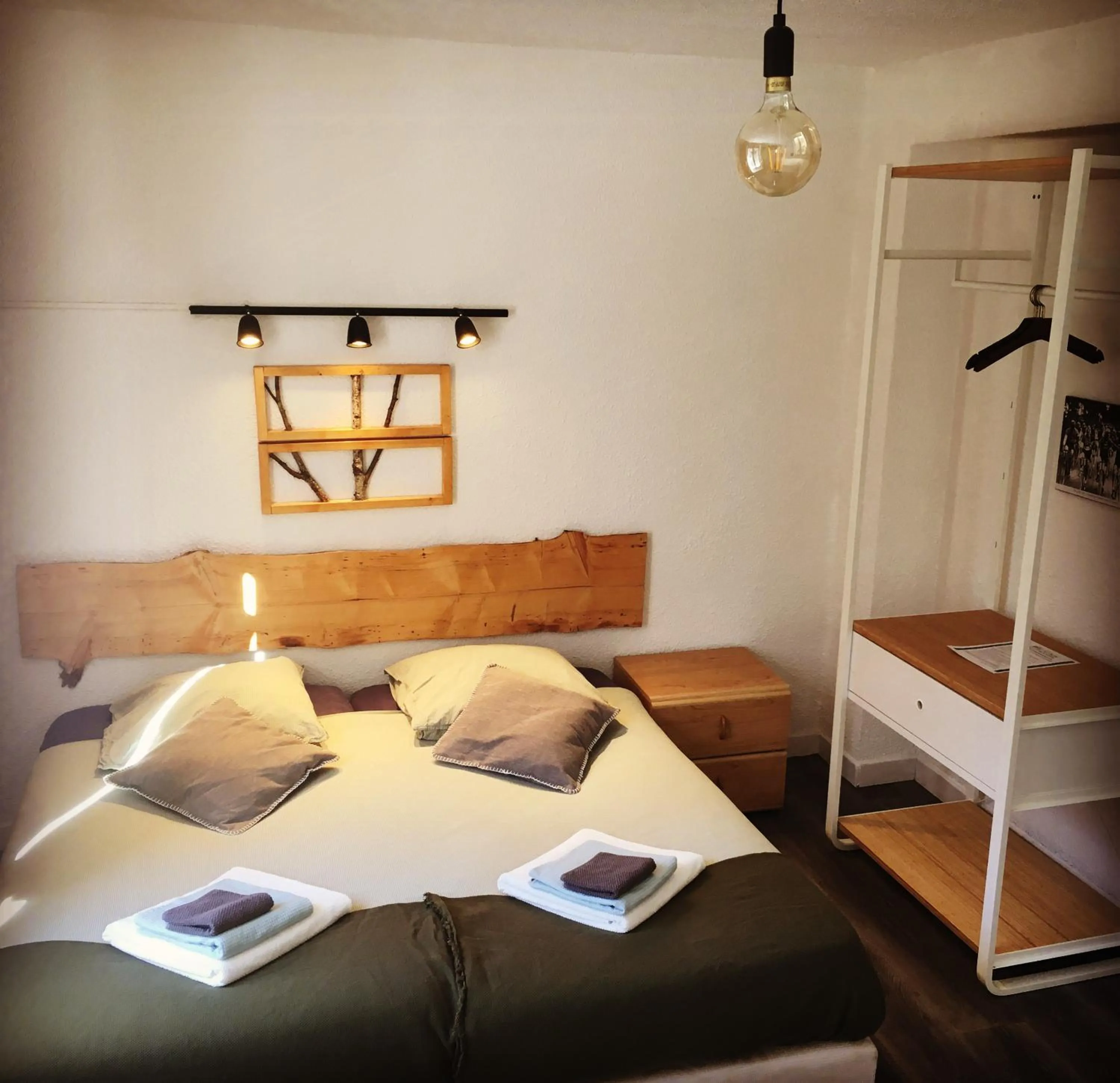 Bed in Hotel Au Bon Accueil