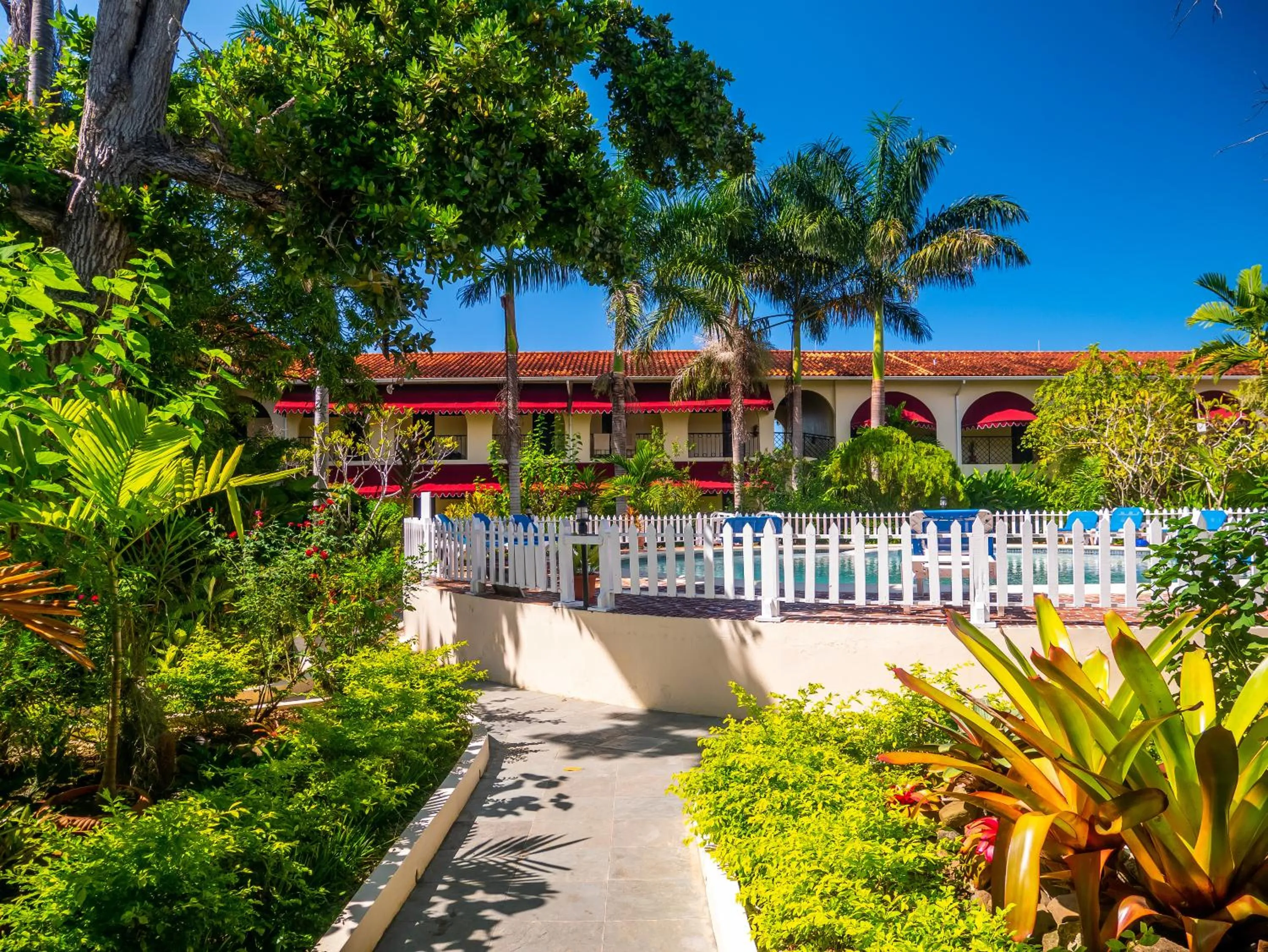 Swimming pool in Charela Inn