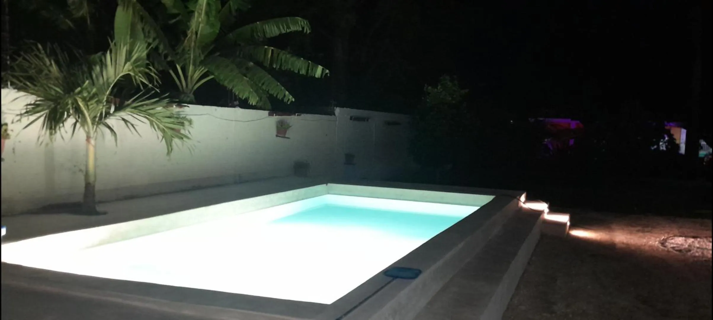 Restaurant/places to eat in Hotel yaakunah