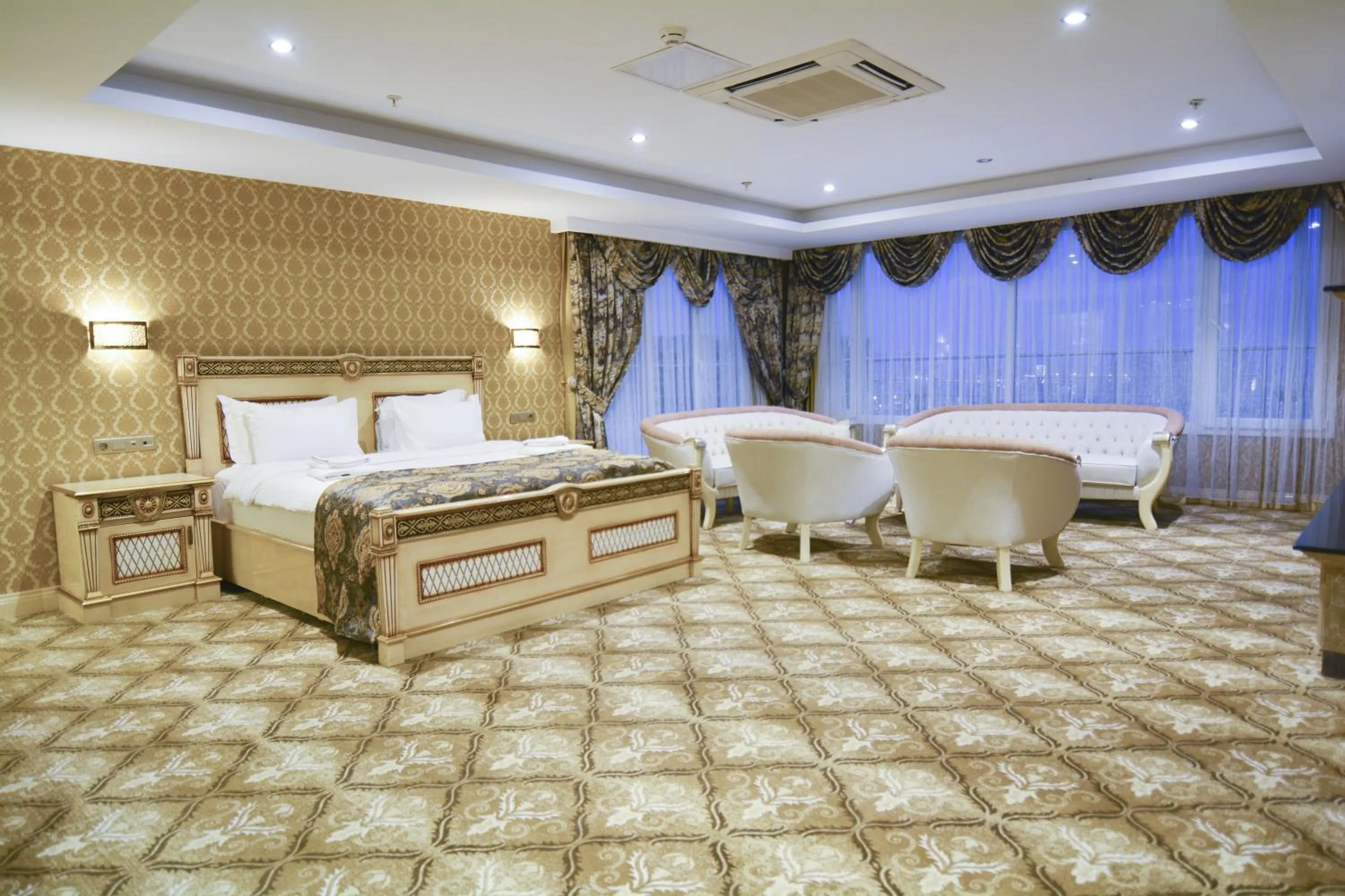 Photo of the whole room, Bed in World Point Hotel Istanbul