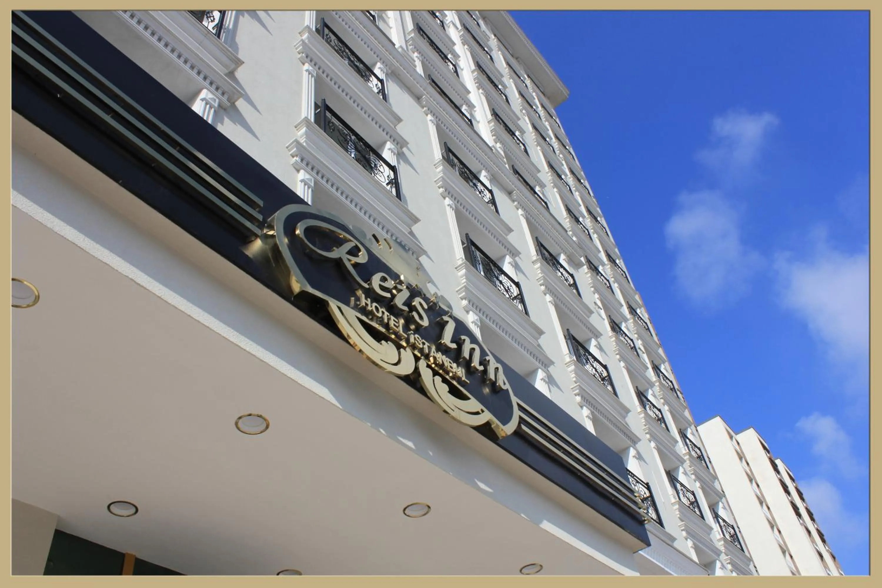 Facade/entrance in World Point Hotel Istanbul