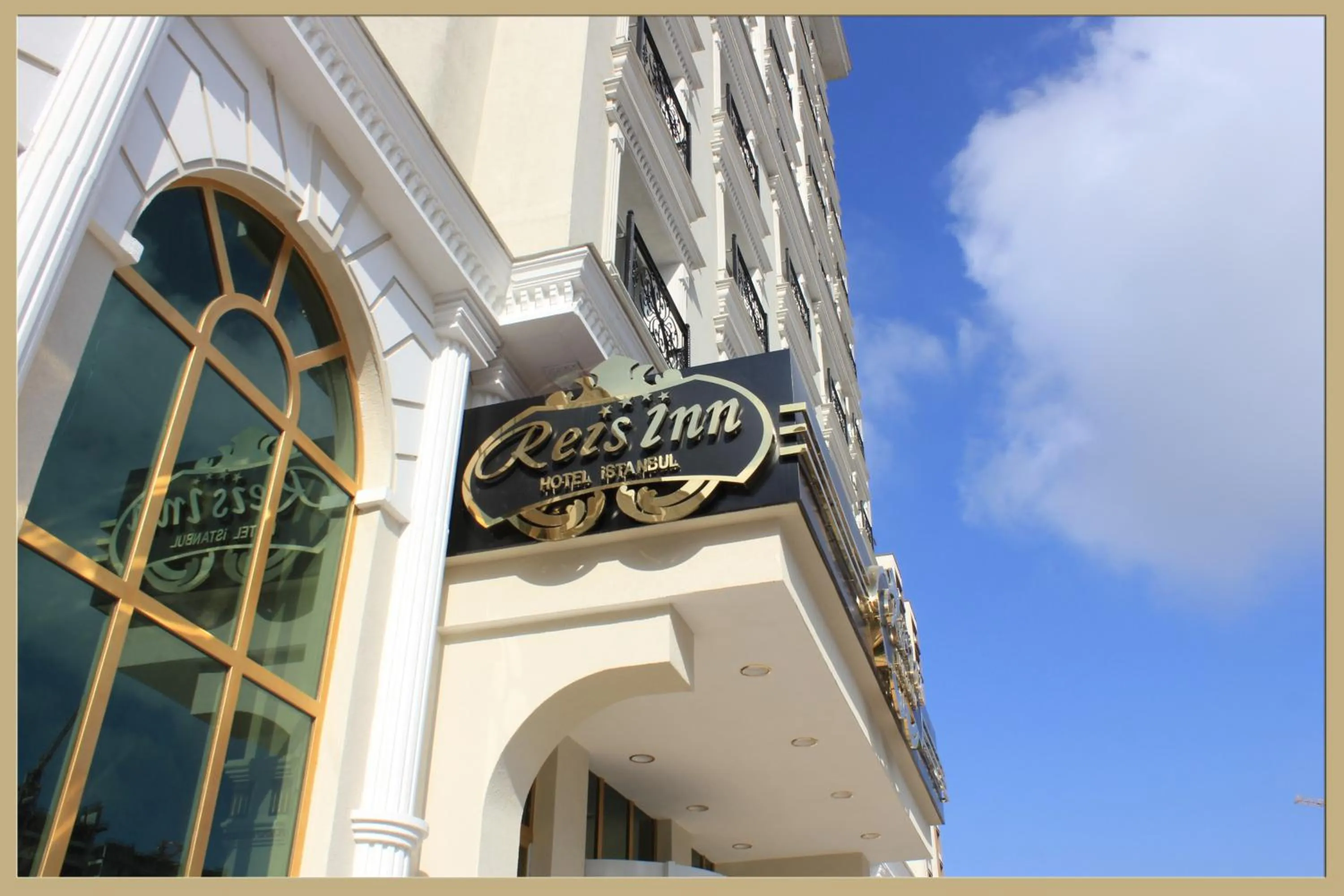 Facade/entrance in World Point Hotel Istanbul