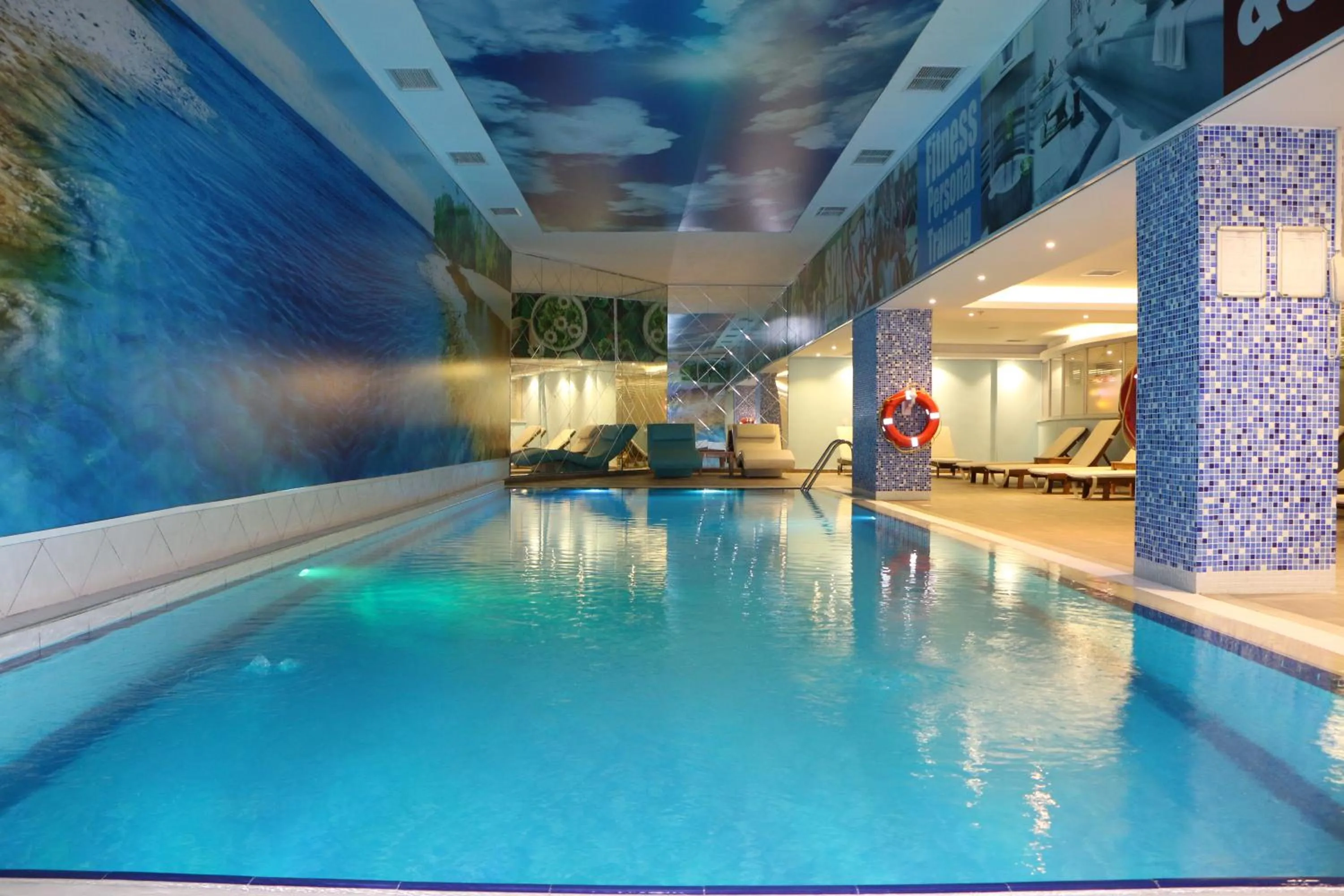Swimming pool in World Point Hotel Istanbul