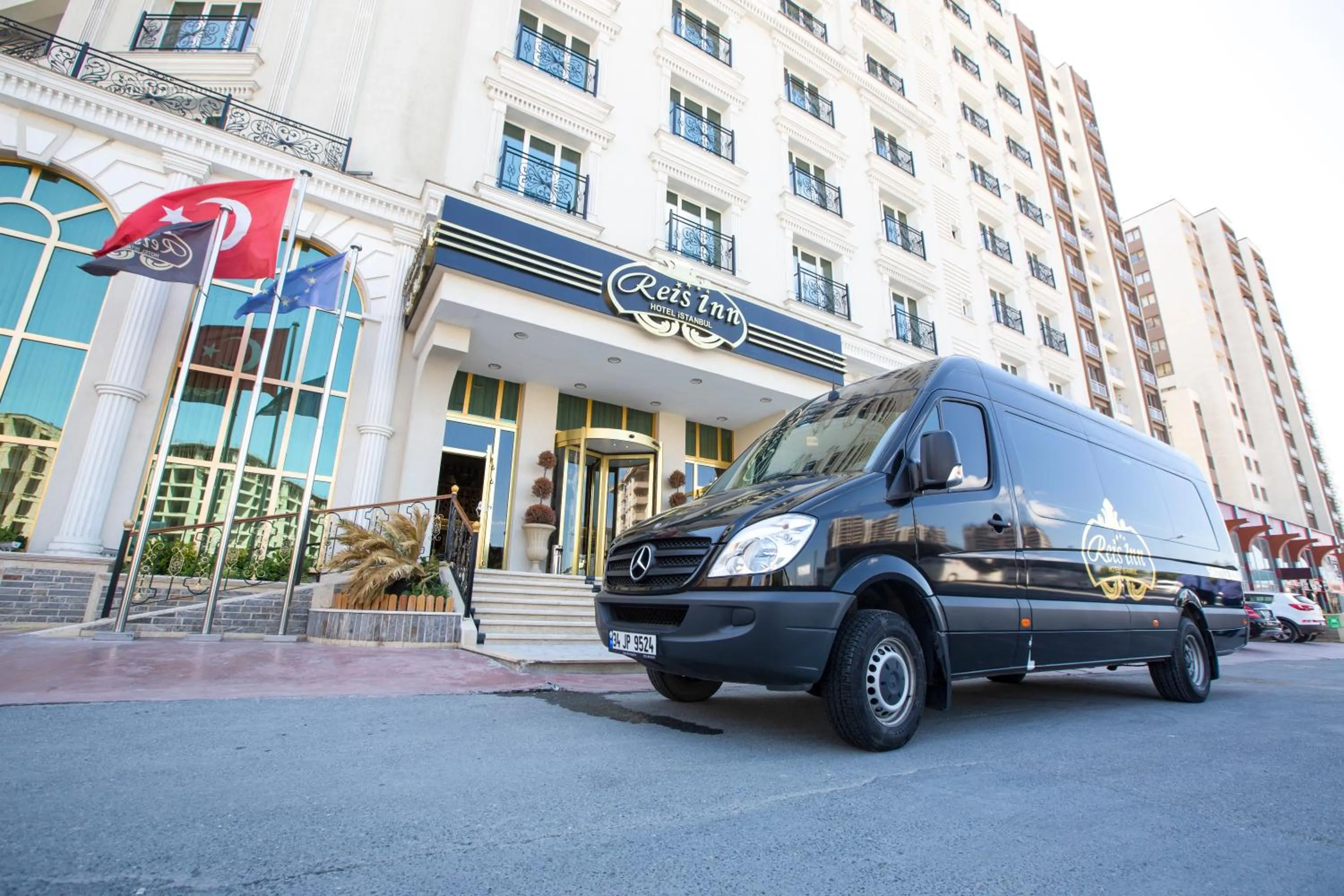 Facade/entrance in World Point Hotel Istanbul