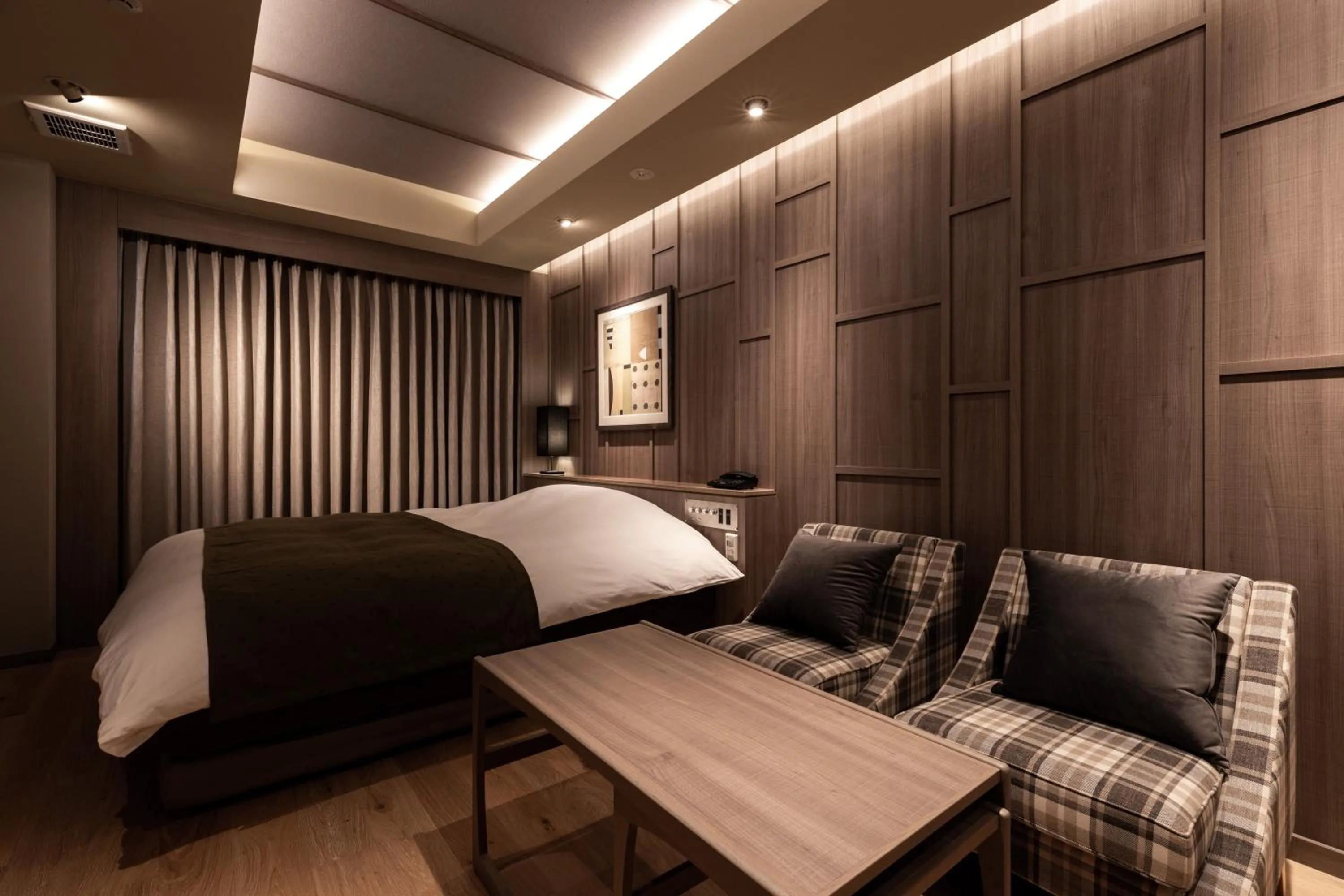 Photo of the whole room, Bed in Y-HOTEL