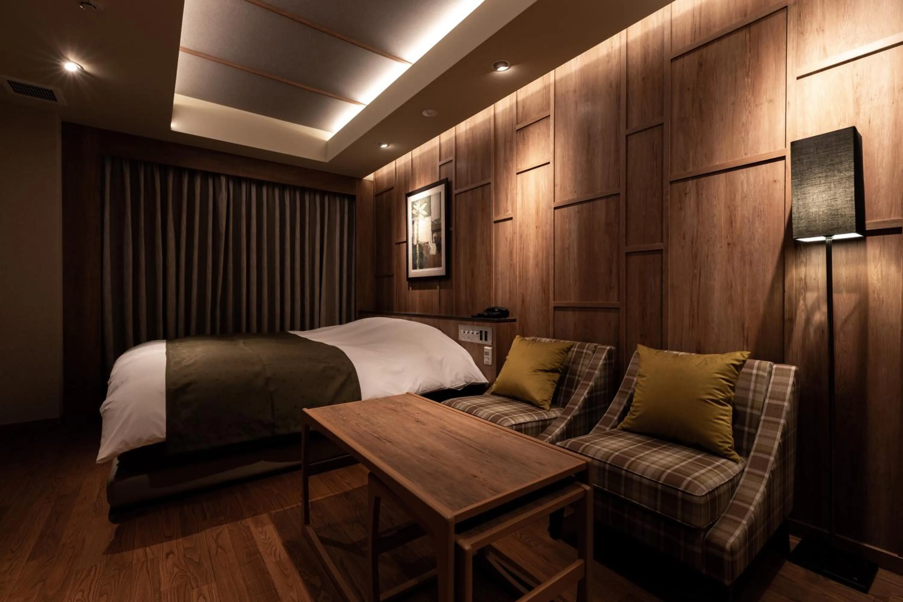 Photo of the whole room, Bed in Y-HOTEL