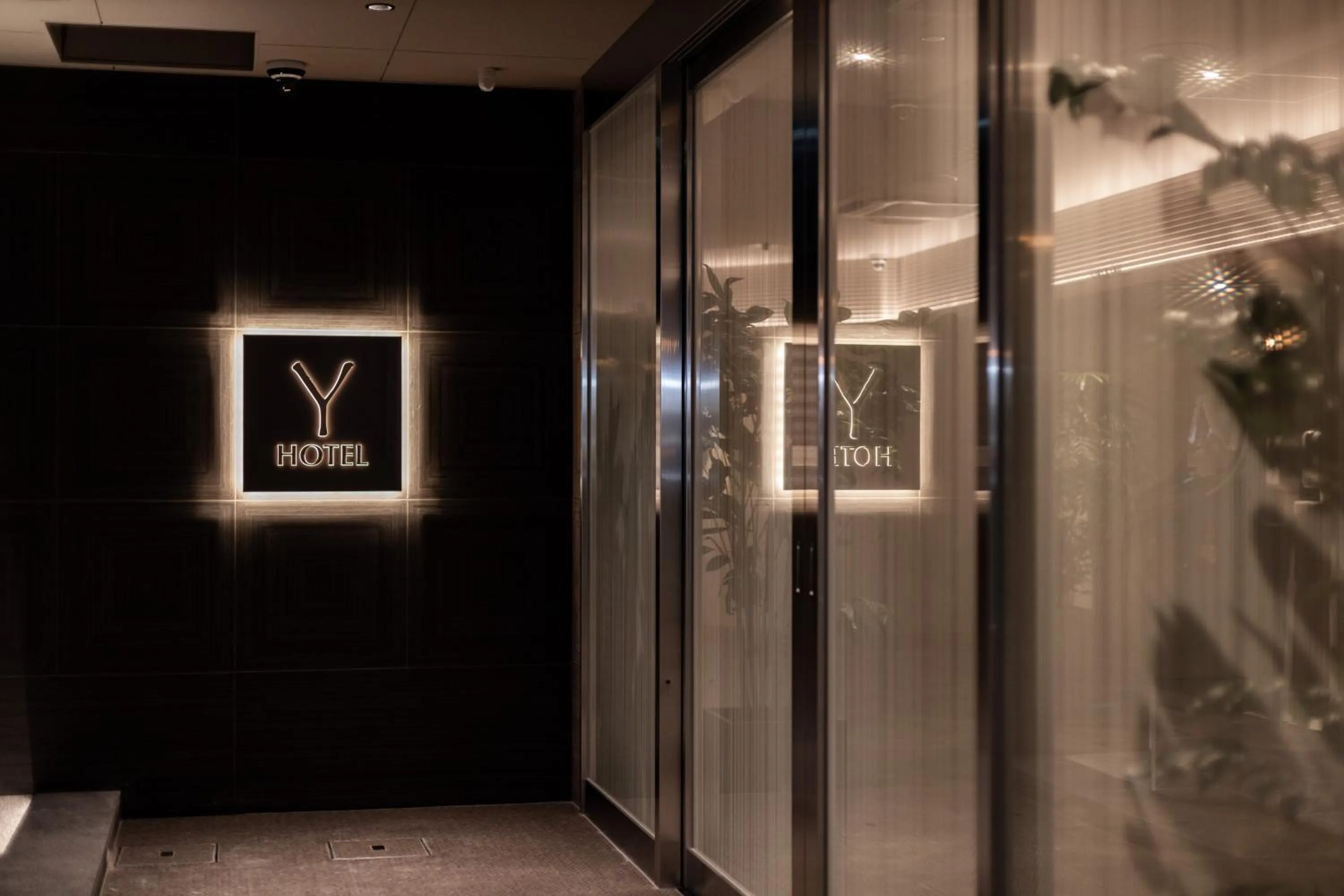 Facade/entrance in Y-HOTEL