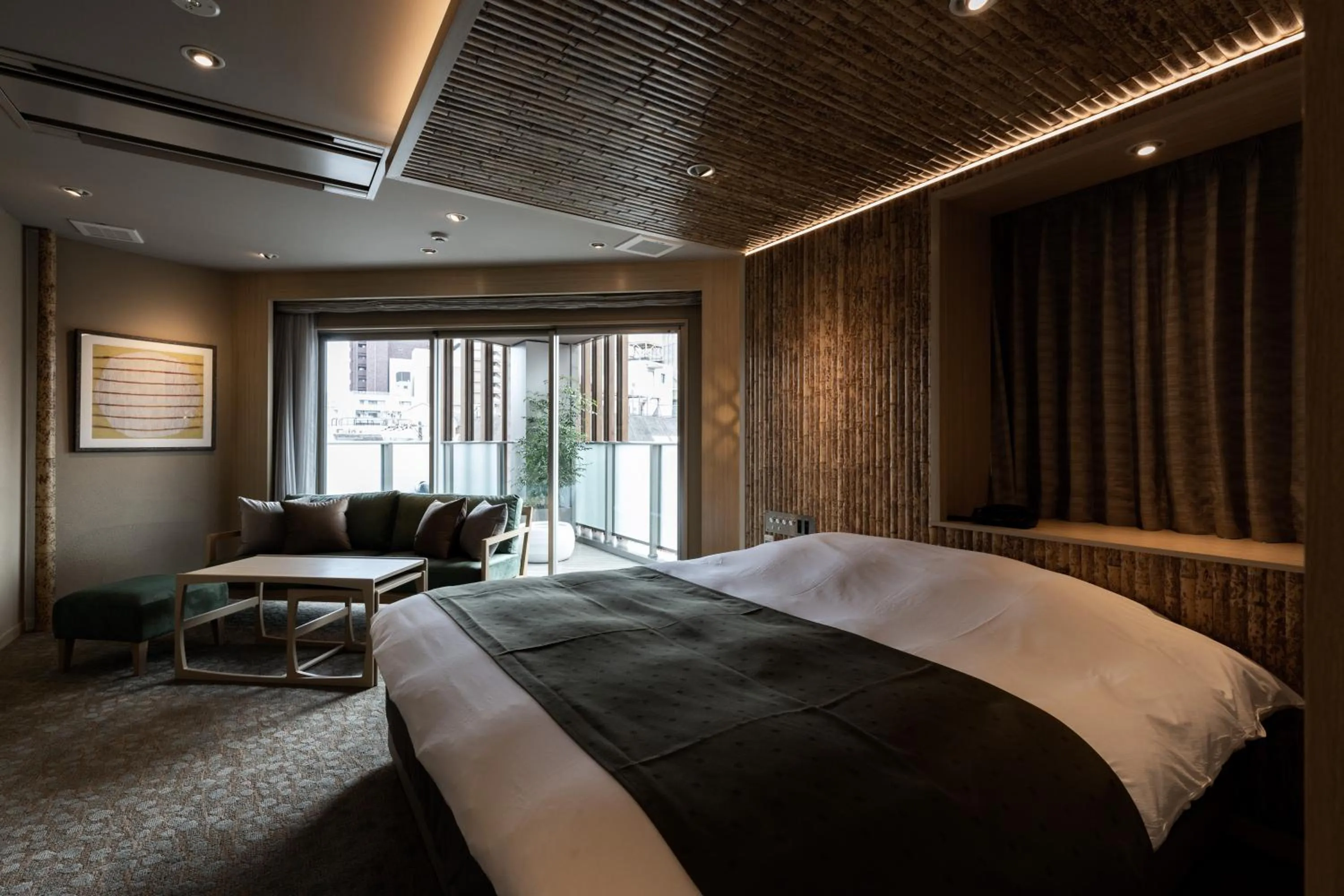 Photo of the whole room, Bed in Y-HOTEL