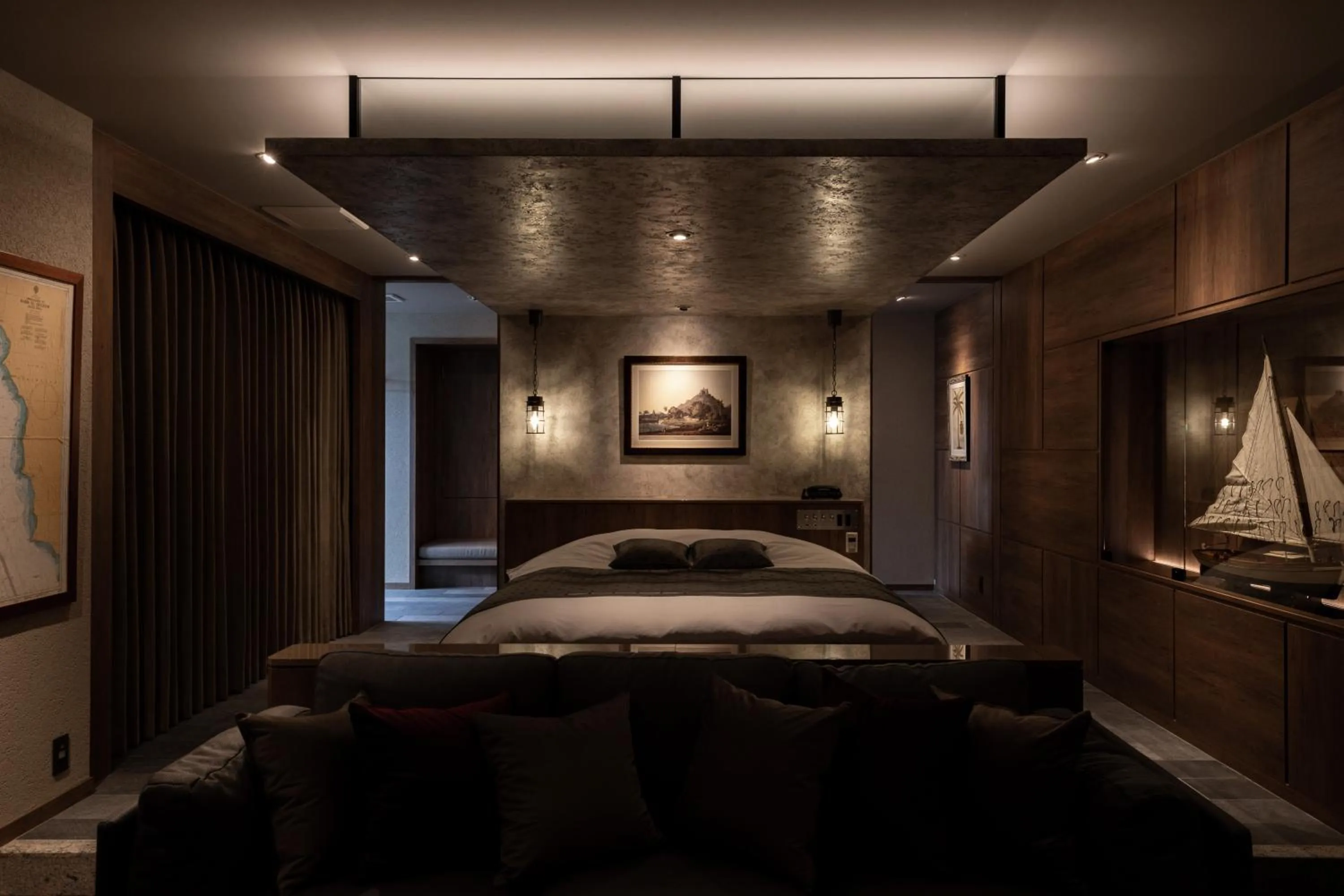 Photo of the whole room, Bed in Y-HOTEL