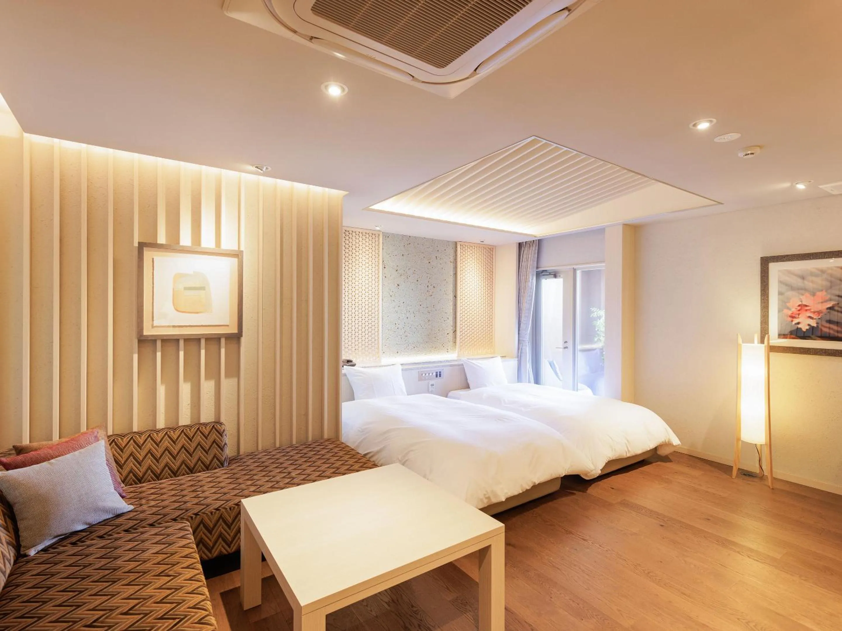 Photo of the whole room, Bed in Y-HOTEL