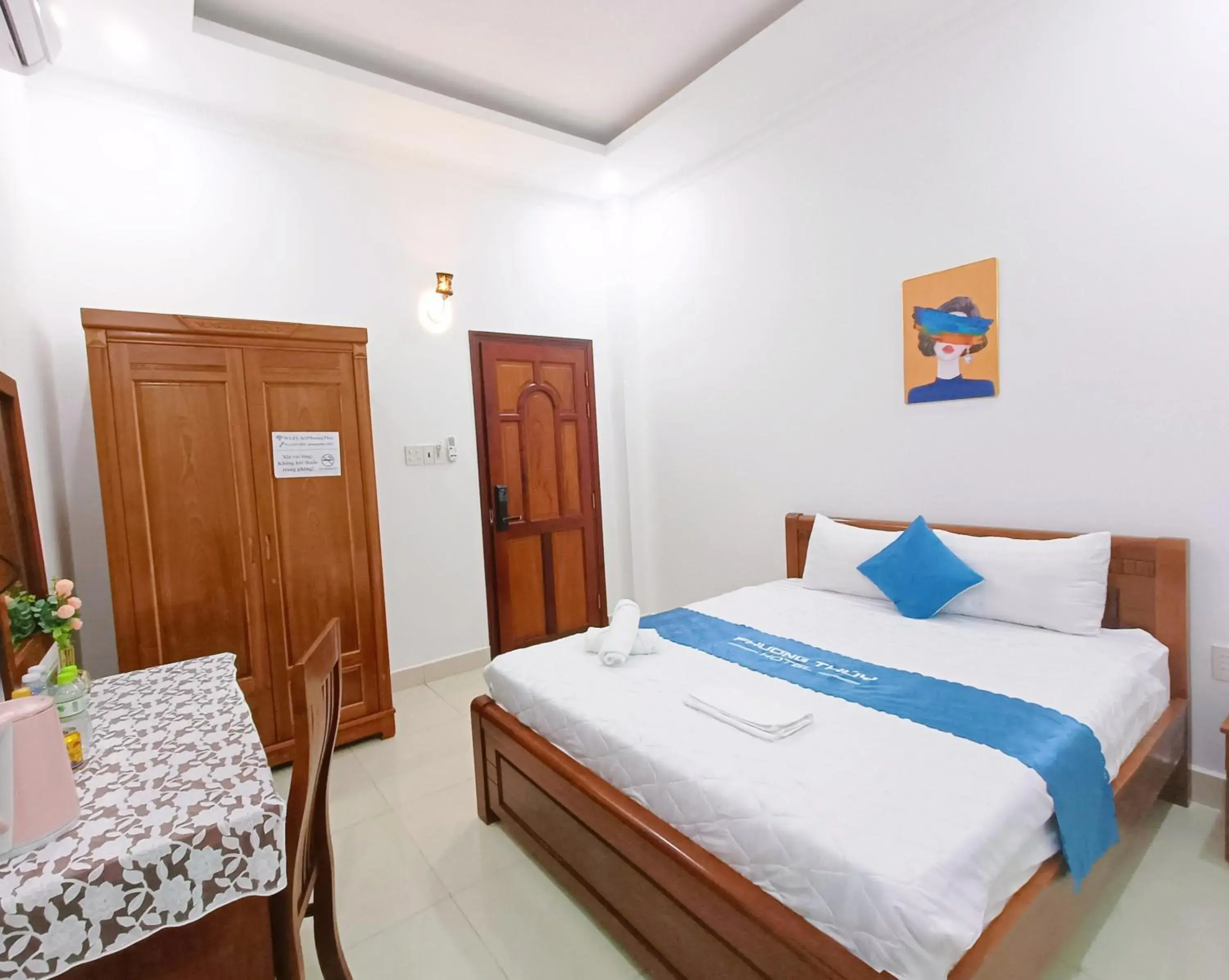 Superior Double Room in Phuong Thuy Hotel Superior Double Room in Phuong Thuy Hotel