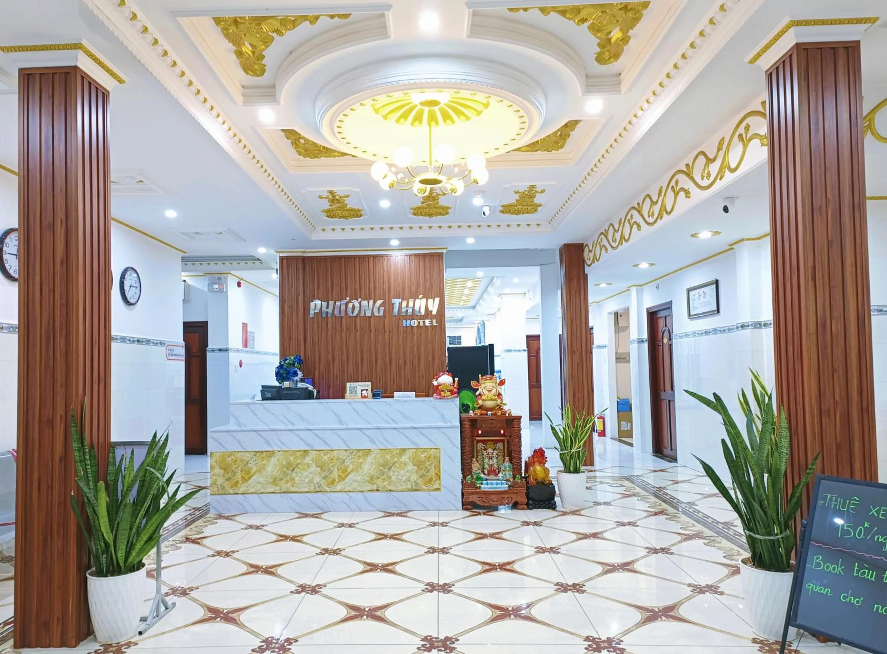 Lobby or reception in Phuong Thuy Hotel