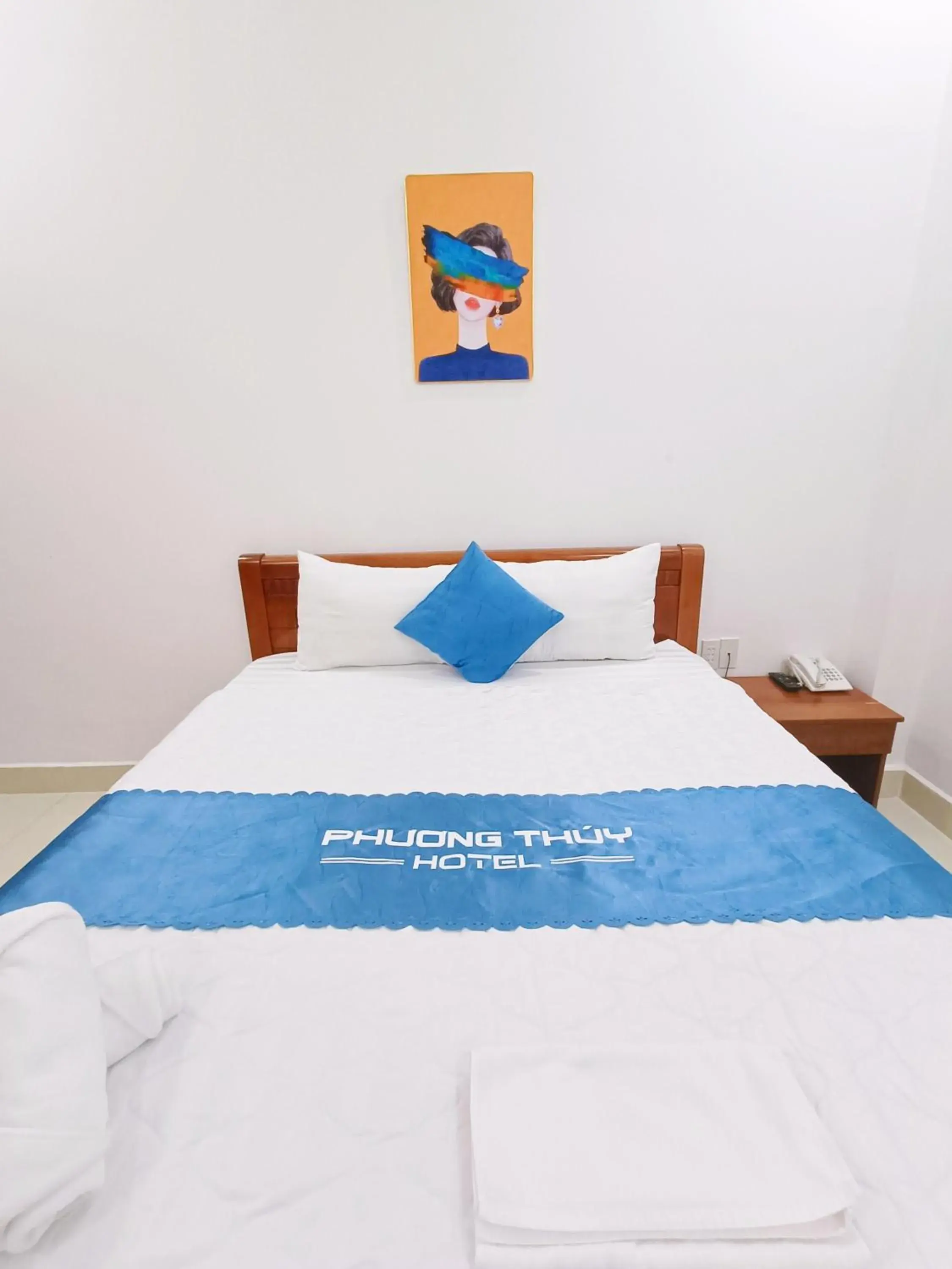 Economy Double Room in Phuong Thuy Hotel Economy Double Room in Phuong Thuy Hotel