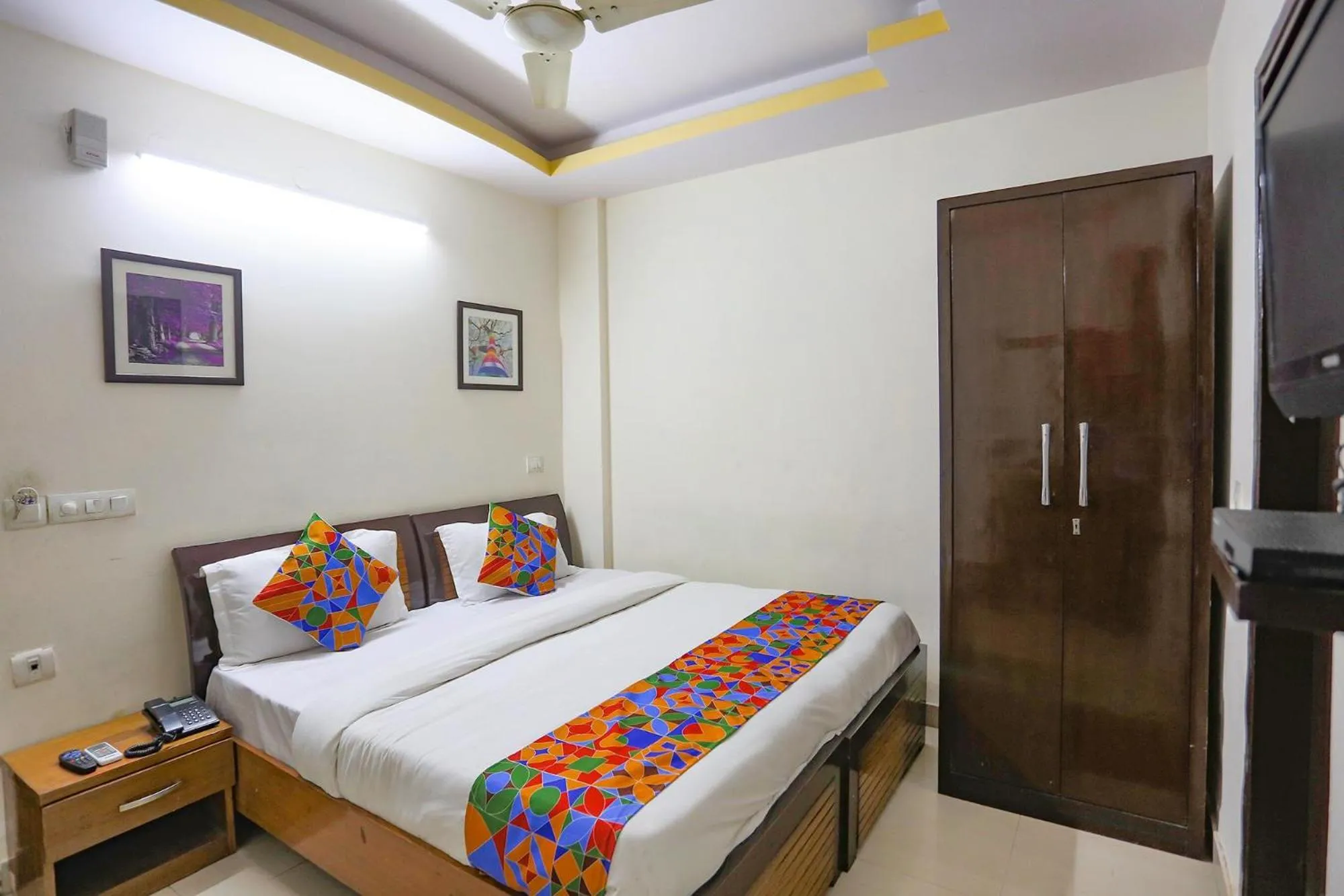 Bed in Via The Paradise - Nr Apollo Hospital