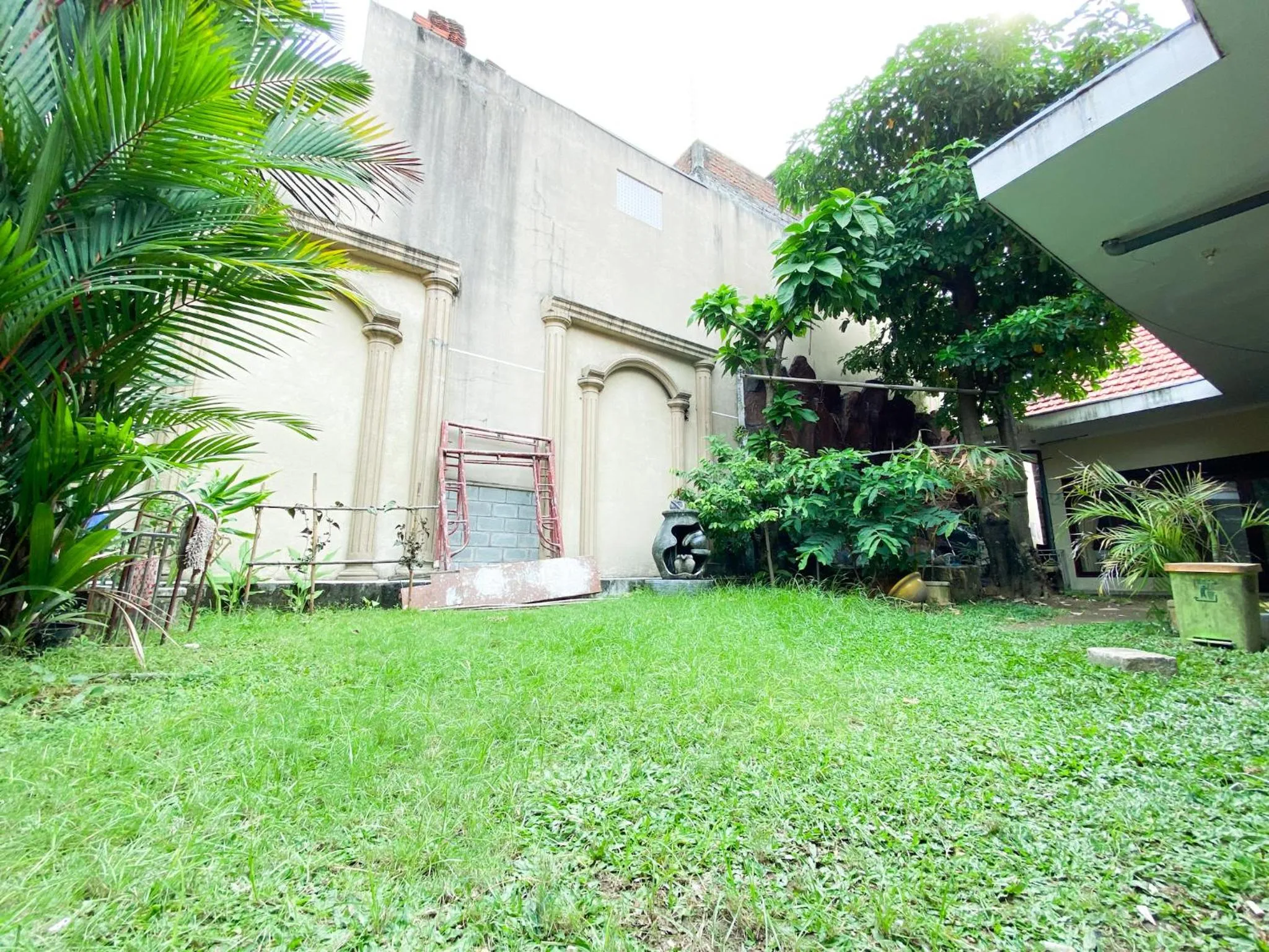 Garden view in Homey Guesthouse near Sby Zoo Syariah