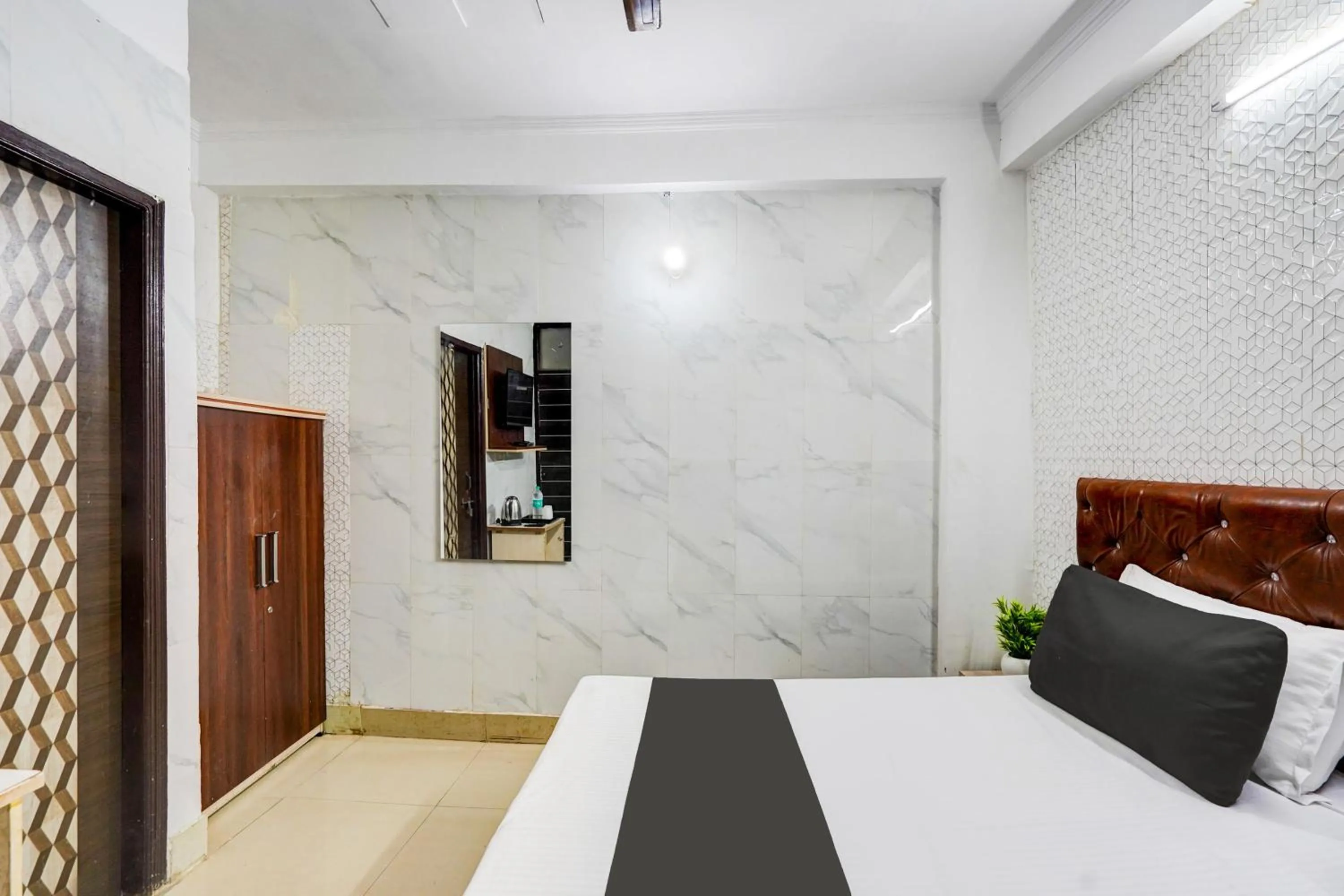 Bedroom, Bed in Hotel O The Maruti hotel