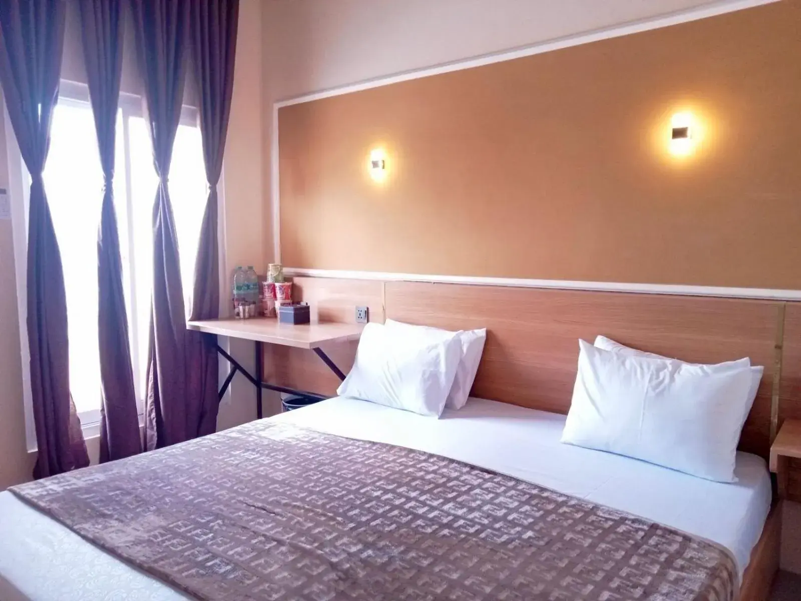 King Room with Balcony in Al-Kiswah Syariah Guest House King Room with Balcony in Al-Kiswah Syariah Guest House