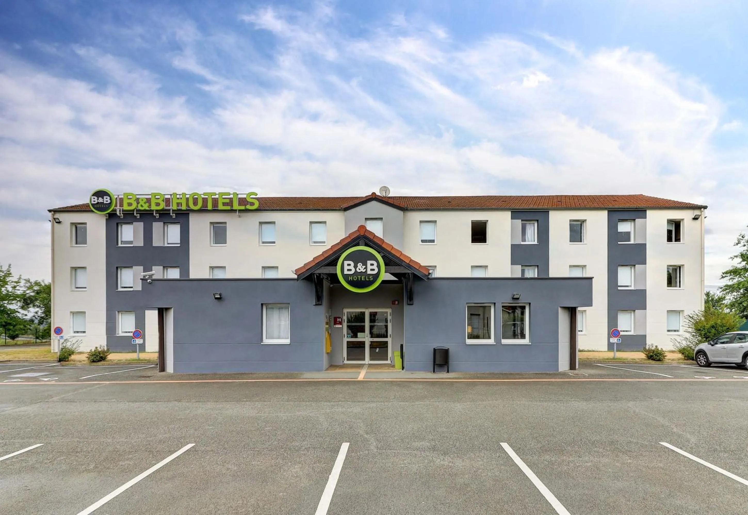 Property building in B&B HOTEL Paray-le-Monial