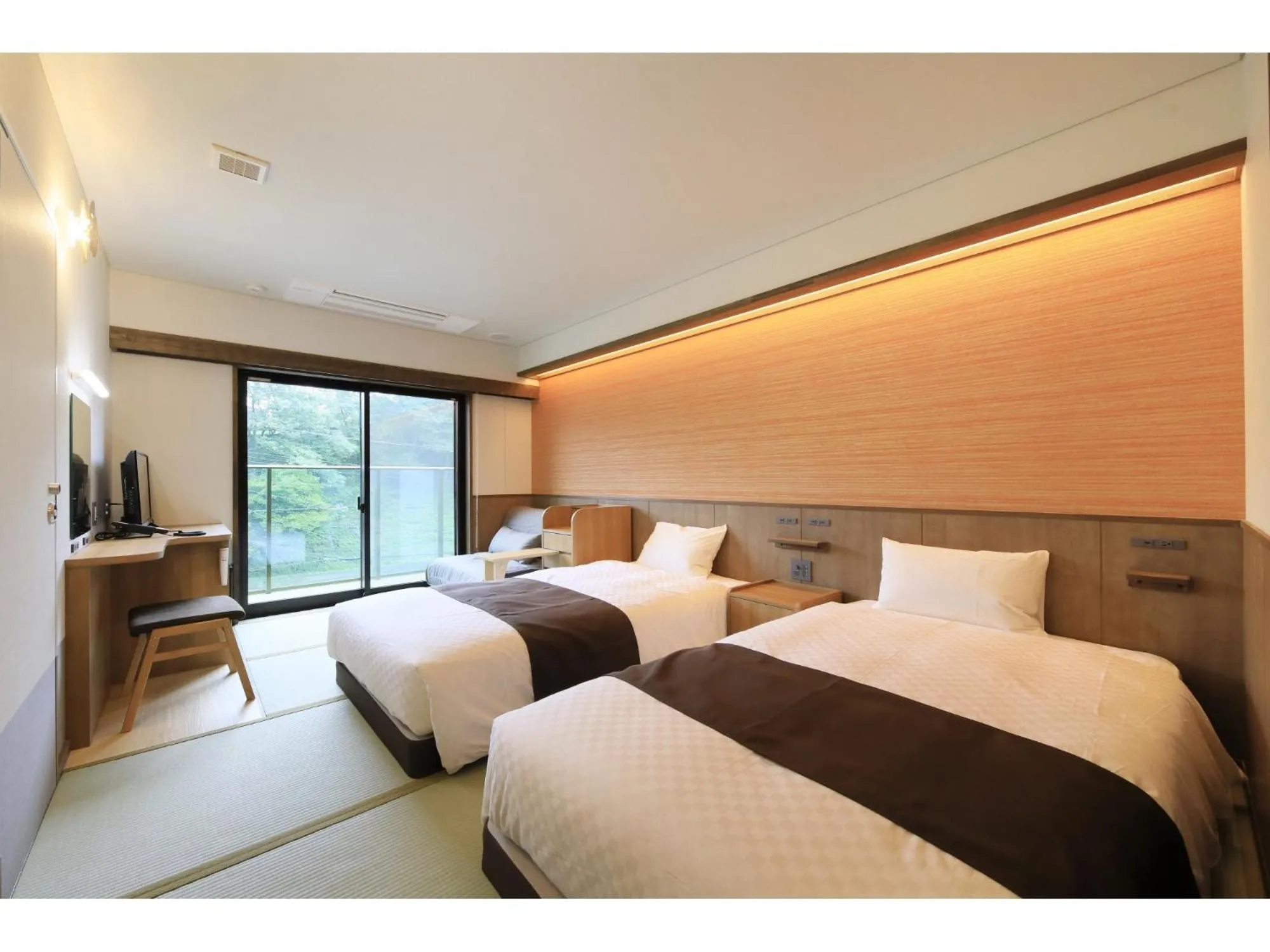 Bedroom, Bed in KusatsuOnsen AeruyadoTakamatsu