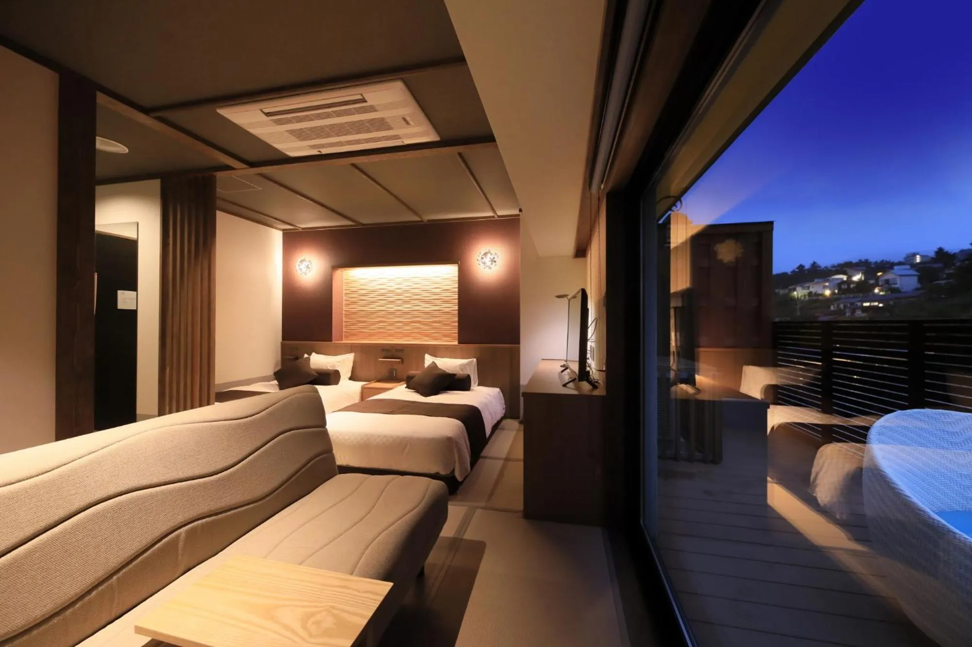 Bed in KusatsuOnsen AeruyadoTakamatsu