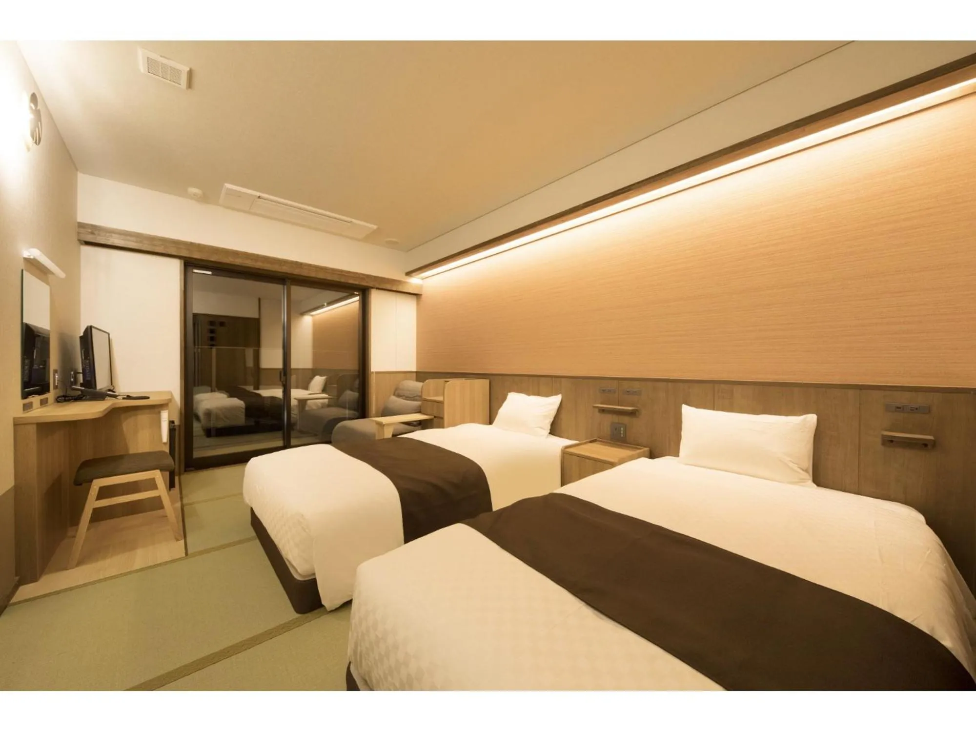 Photo of the whole room, Bed in KusatsuOnsen AeruyadoTakamatsu
