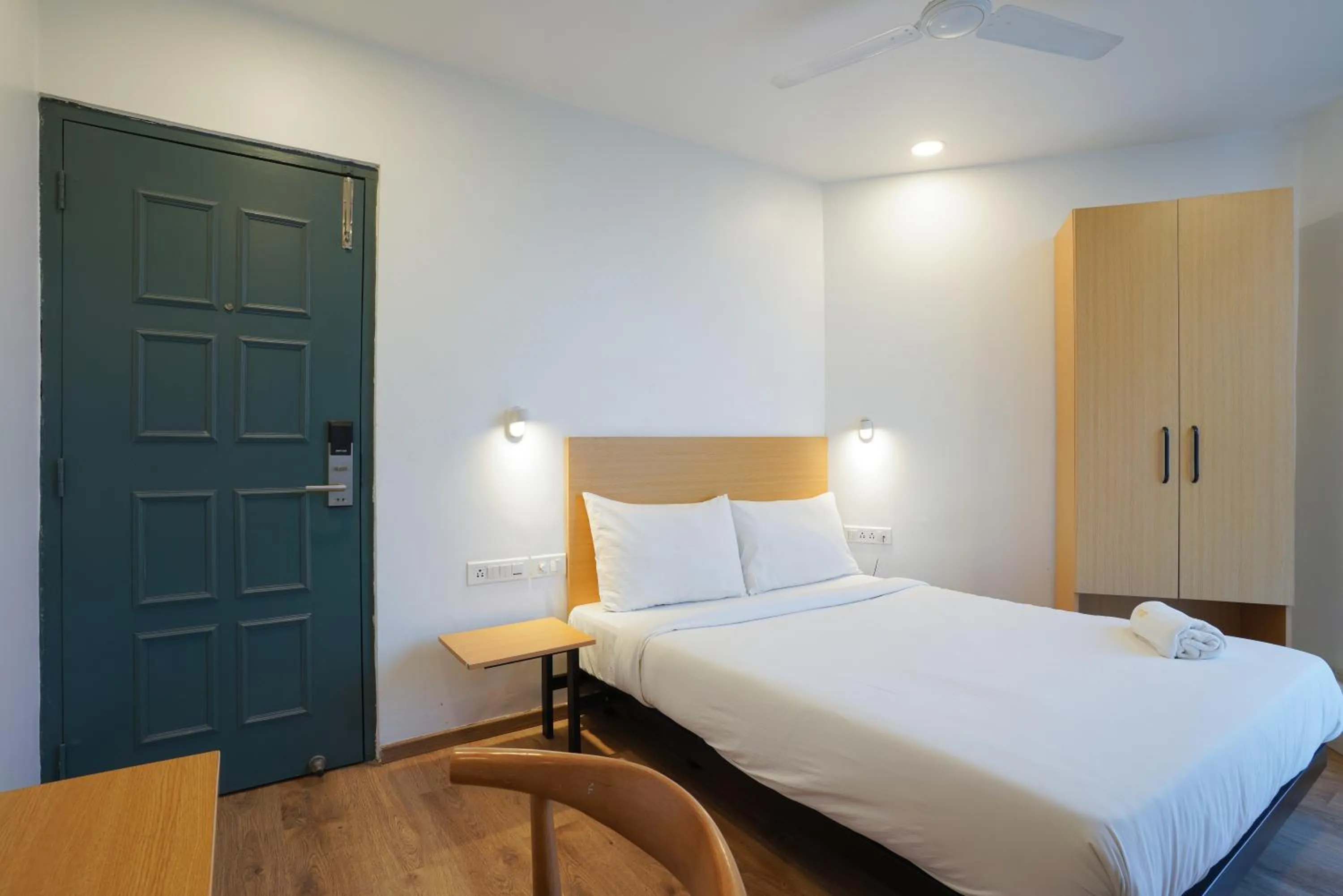 Bedroom, Bed in Uptown Hotel