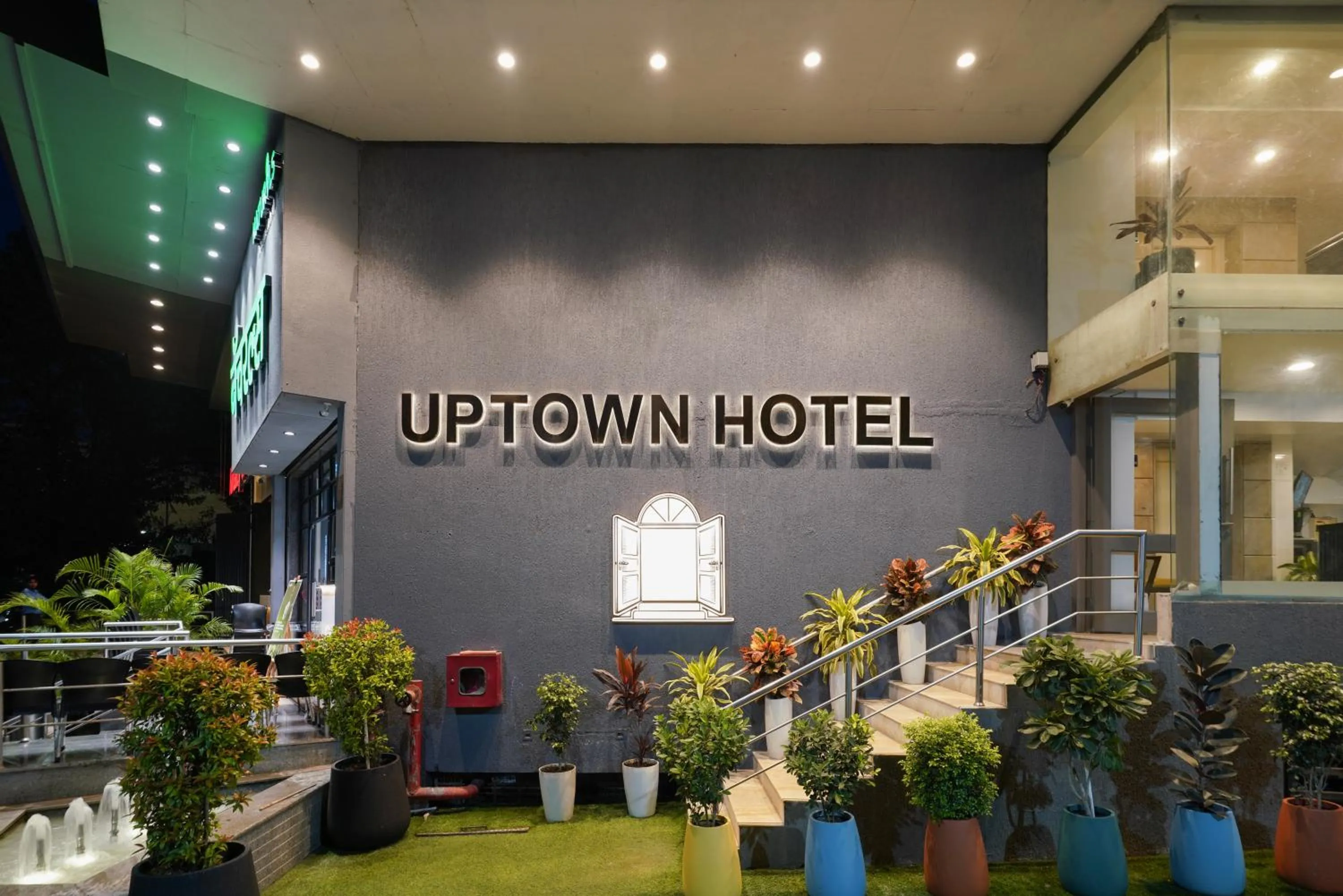 Facade/entrance in Uptown Hotel