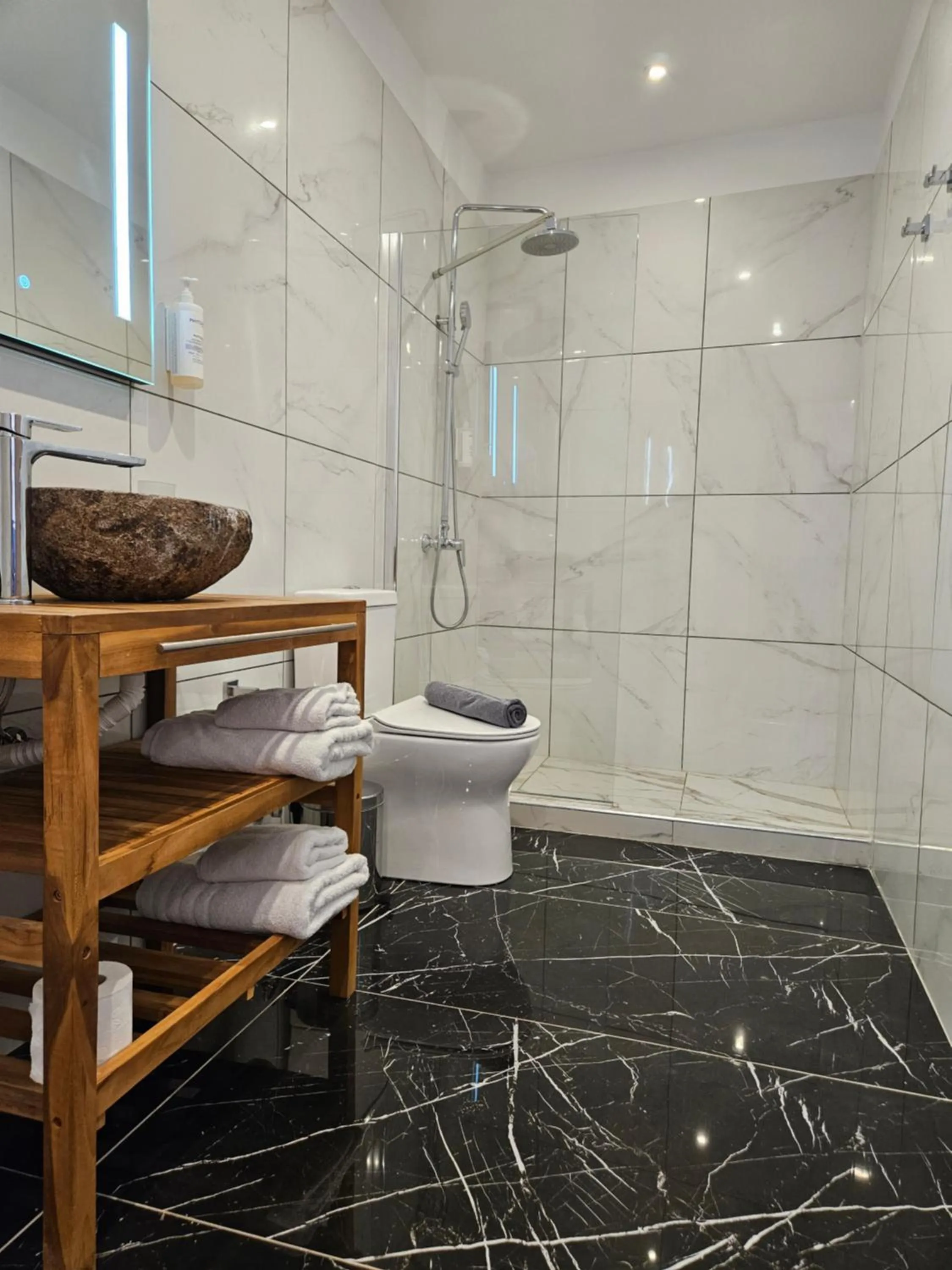 Shower in The Vault Athens