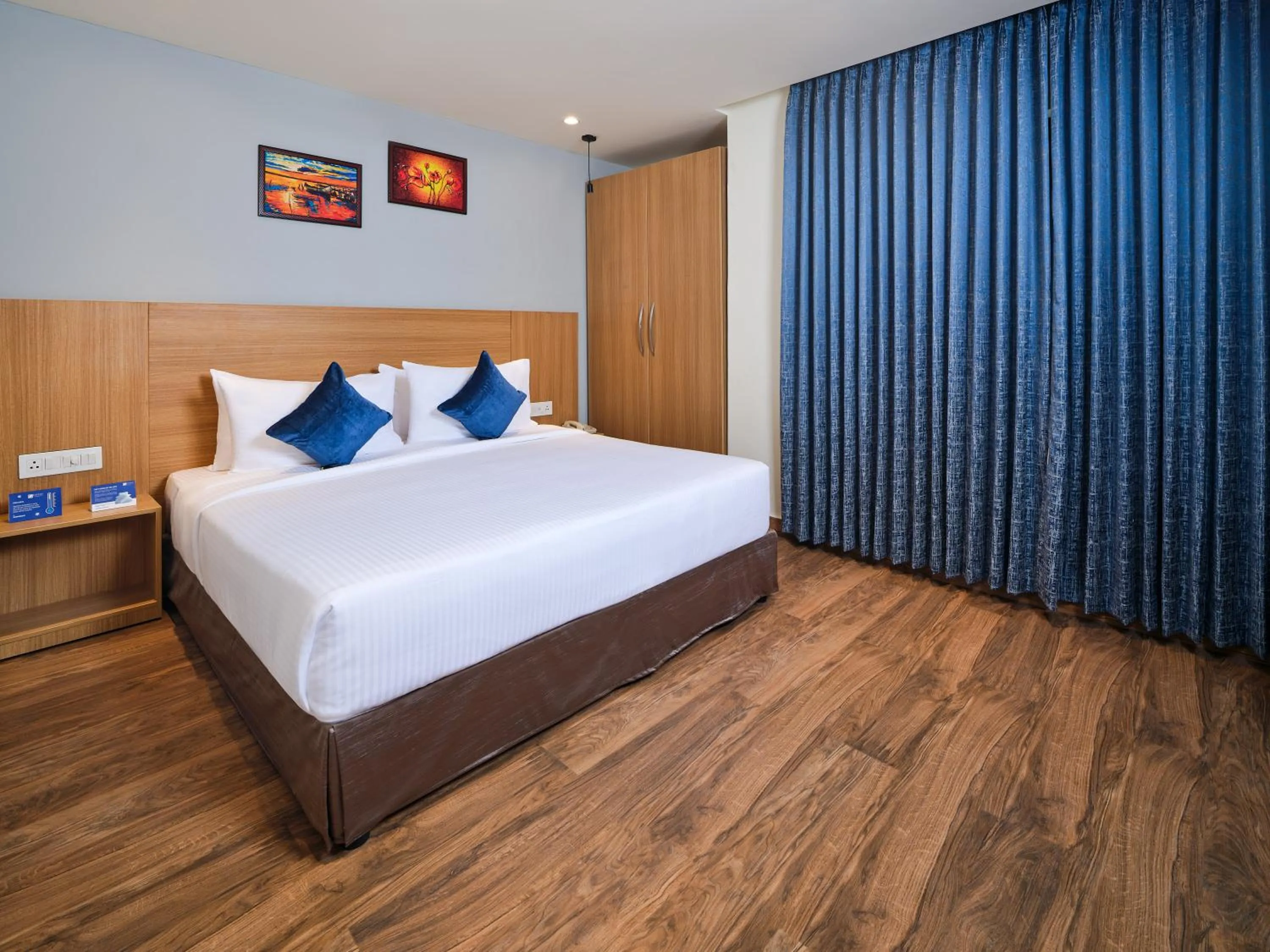 Photo of the whole room, Bed in Essentia Premier Hotel Chennai OMR