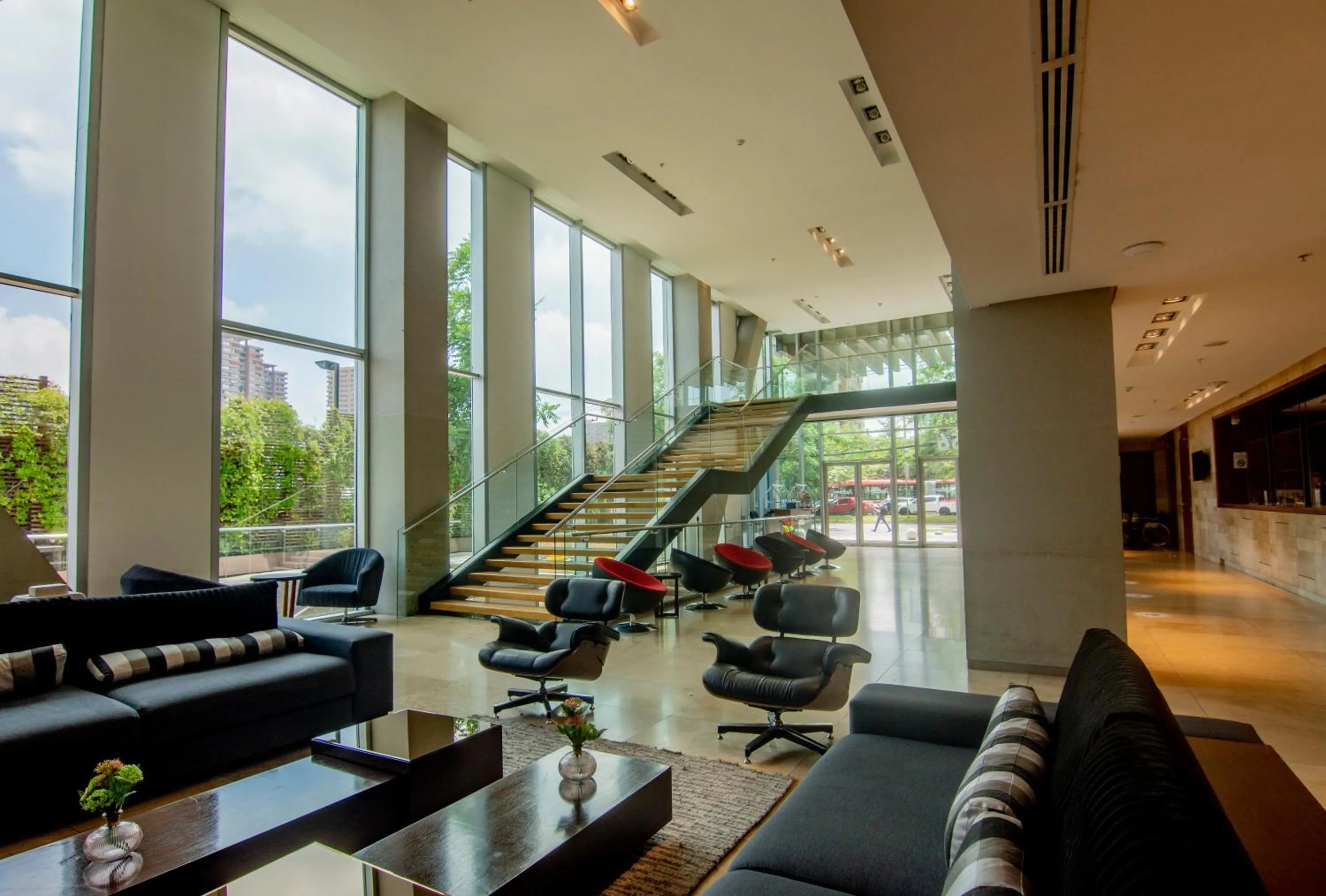 Lobby or reception in Radisson Blu Plaza El Bosque Santiago