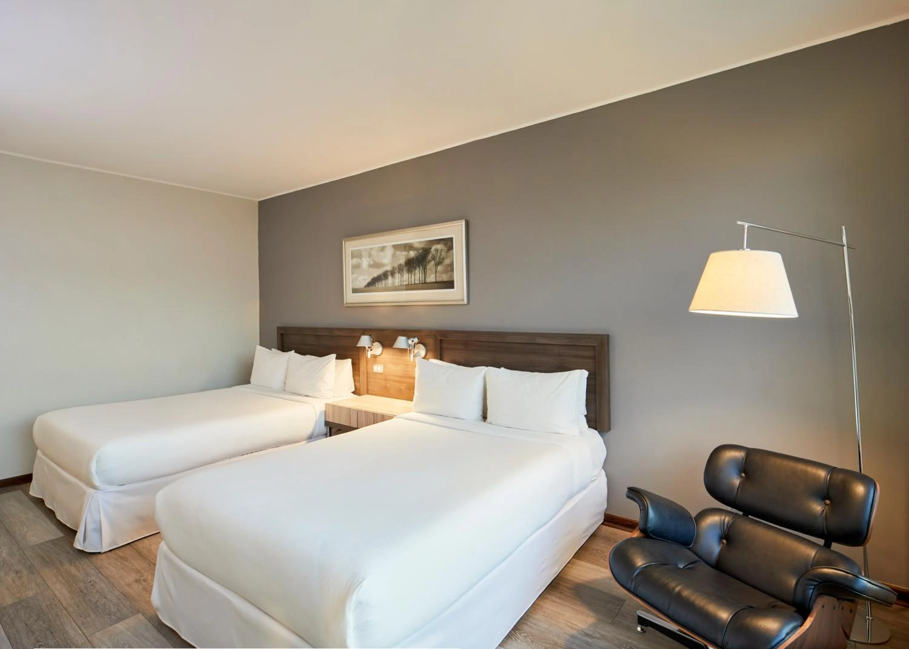 Bedroom, Bed in Radisson Blu Plaza El Bosque Santiago