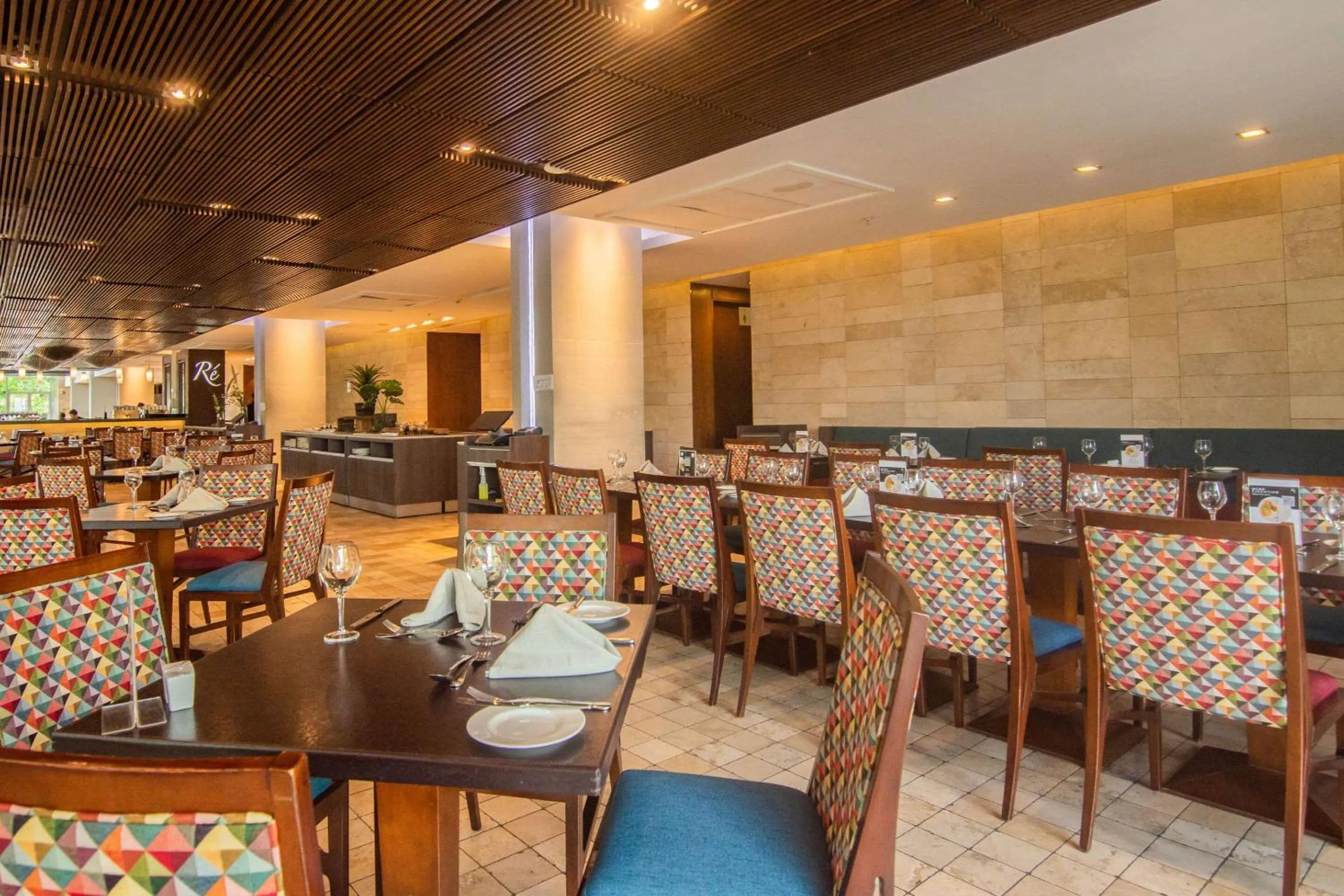 Restaurant/places to eat in Radisson Blu Plaza El Bosque Santiago