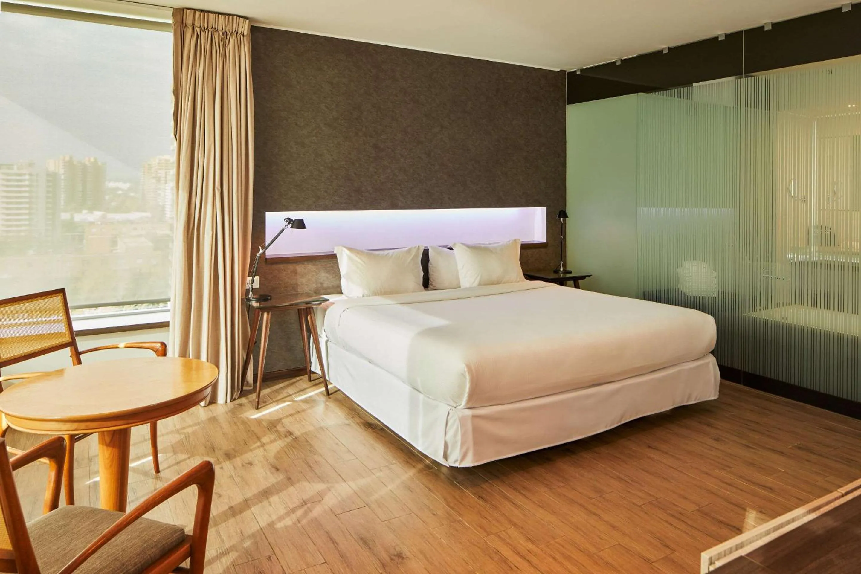 Bedroom, Bed in Radisson Blu Plaza El Bosque Santiago