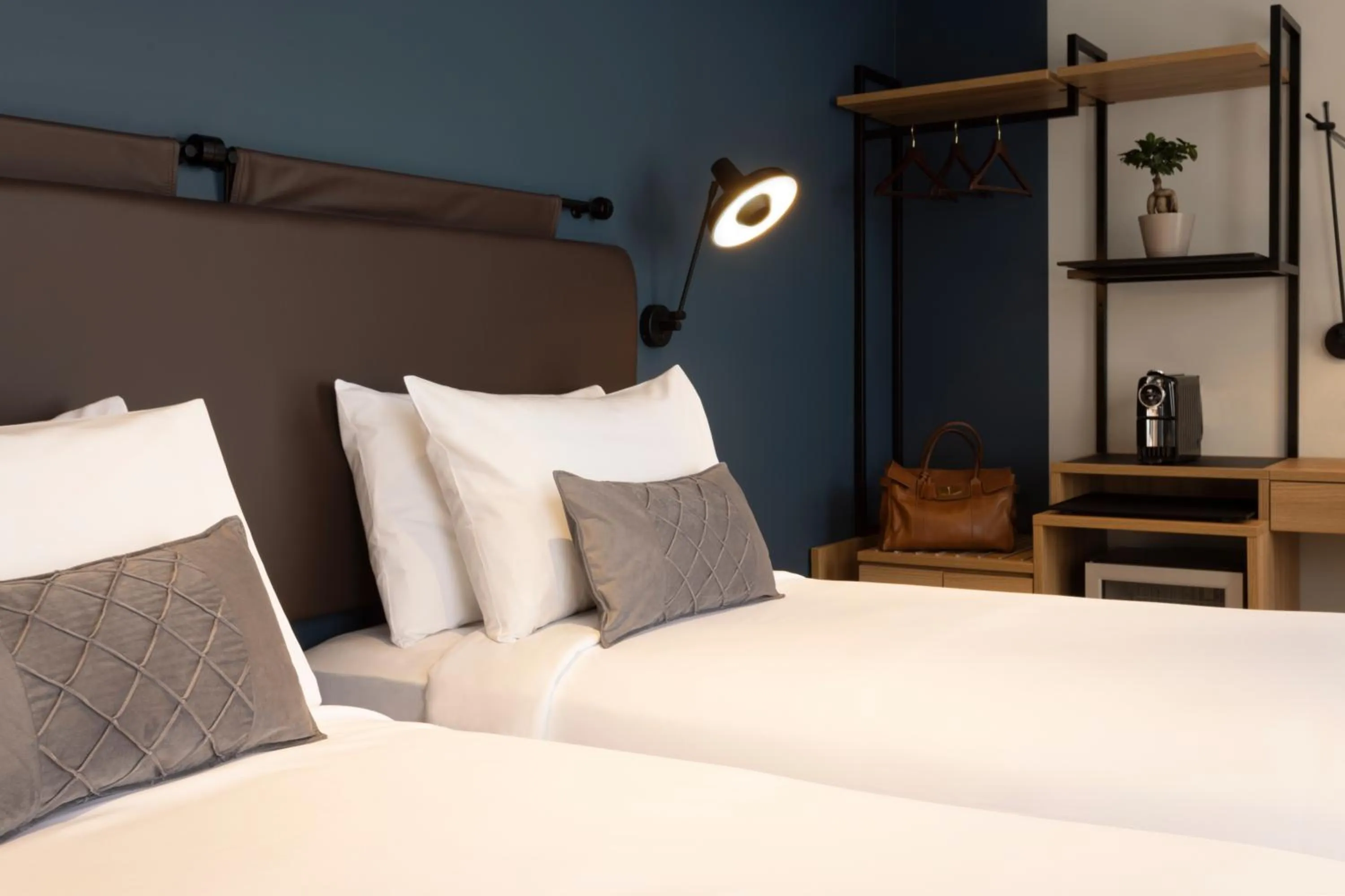 Coffee/tea facilities, Bed in The 55 by Le Mirage