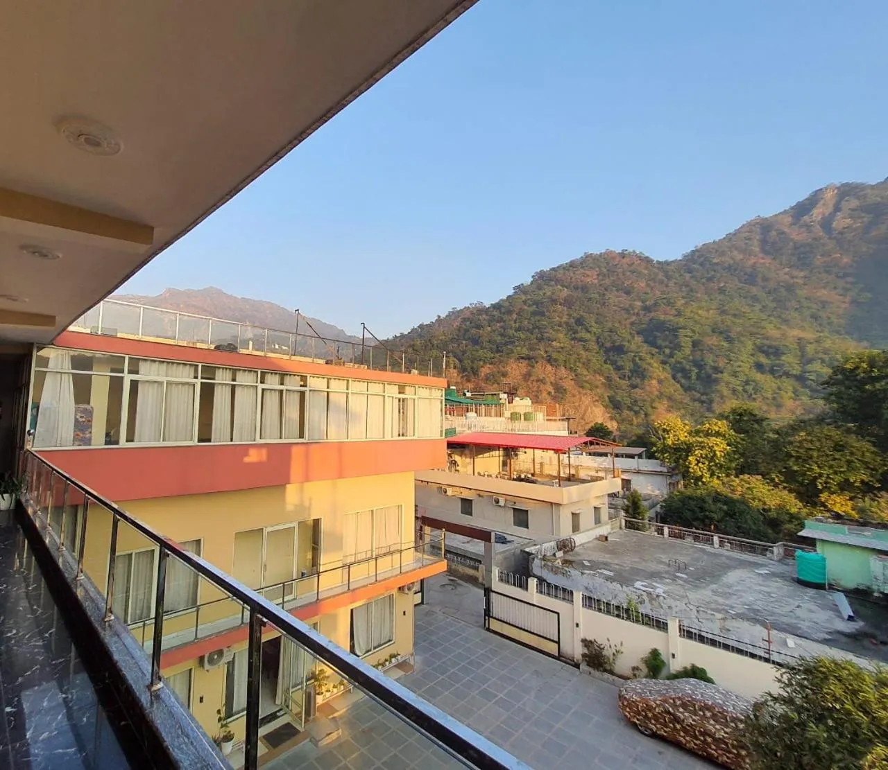 Property building in Tapovan New Residency - 5 minutes walk to Laxman jhula