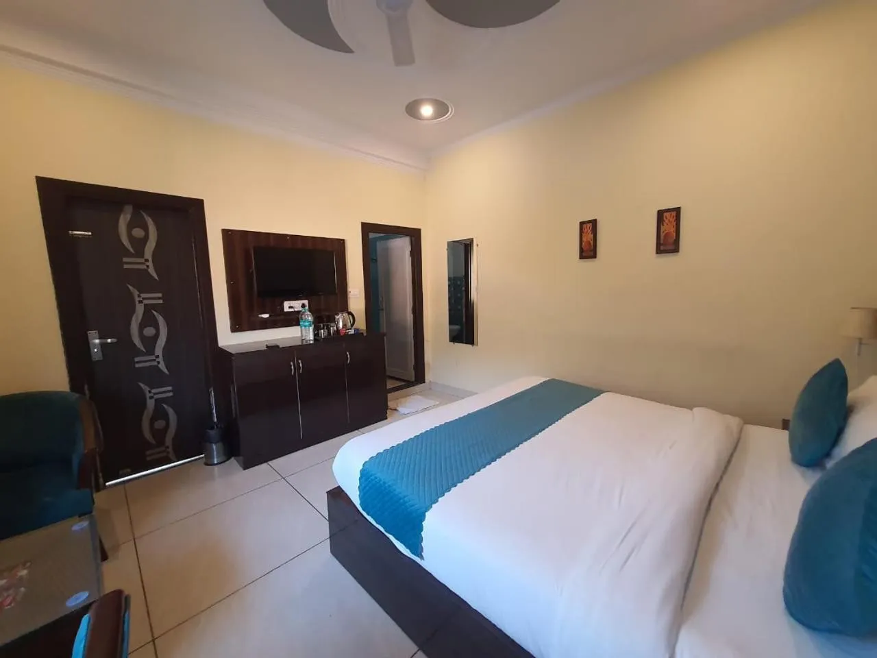 Bed in Tapovan New Residency - 5 minutes walk to Laxman jhula