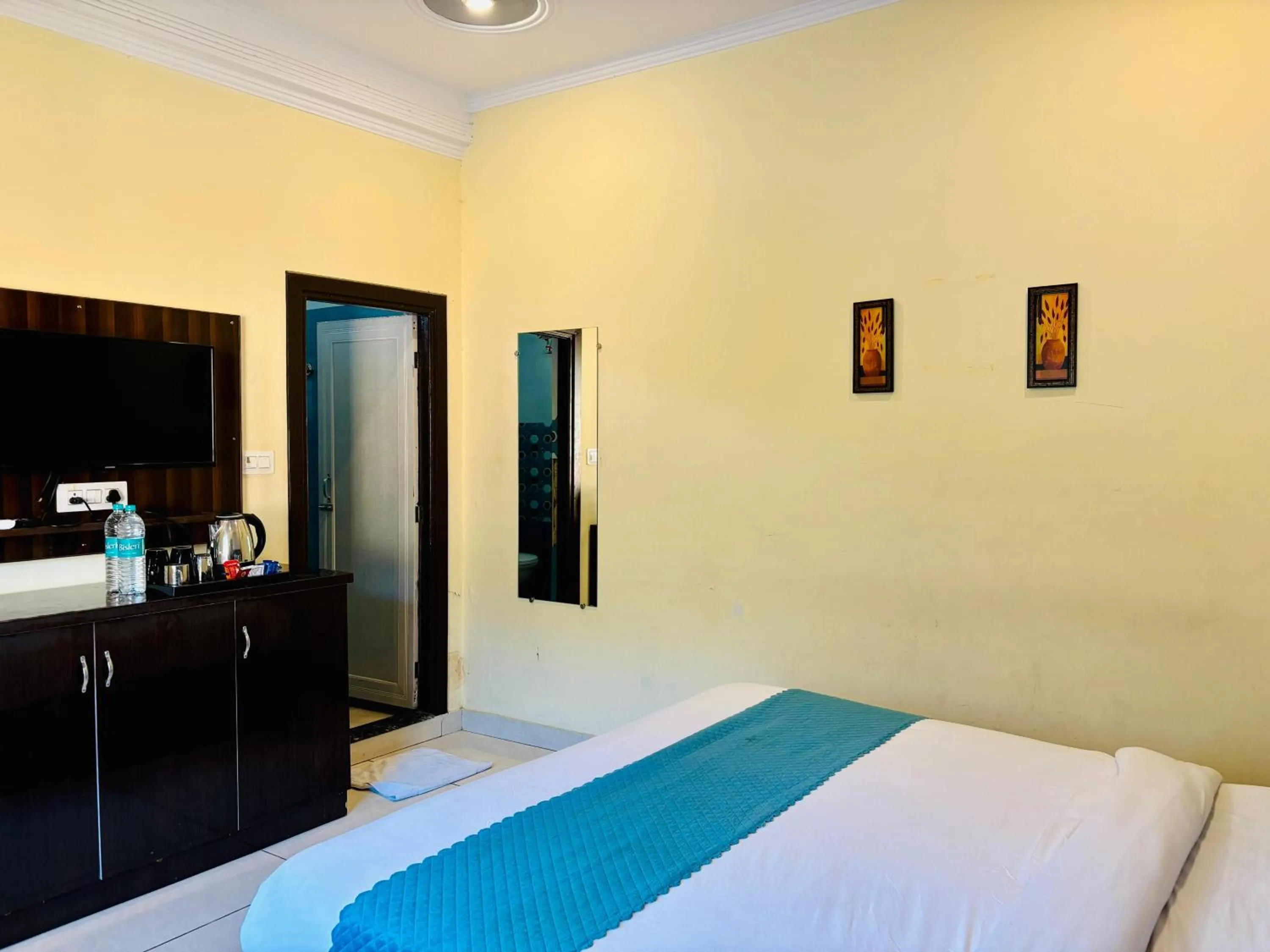 Bed in Tapovan New Residency - 5 minutes walk to Laxman jhula
