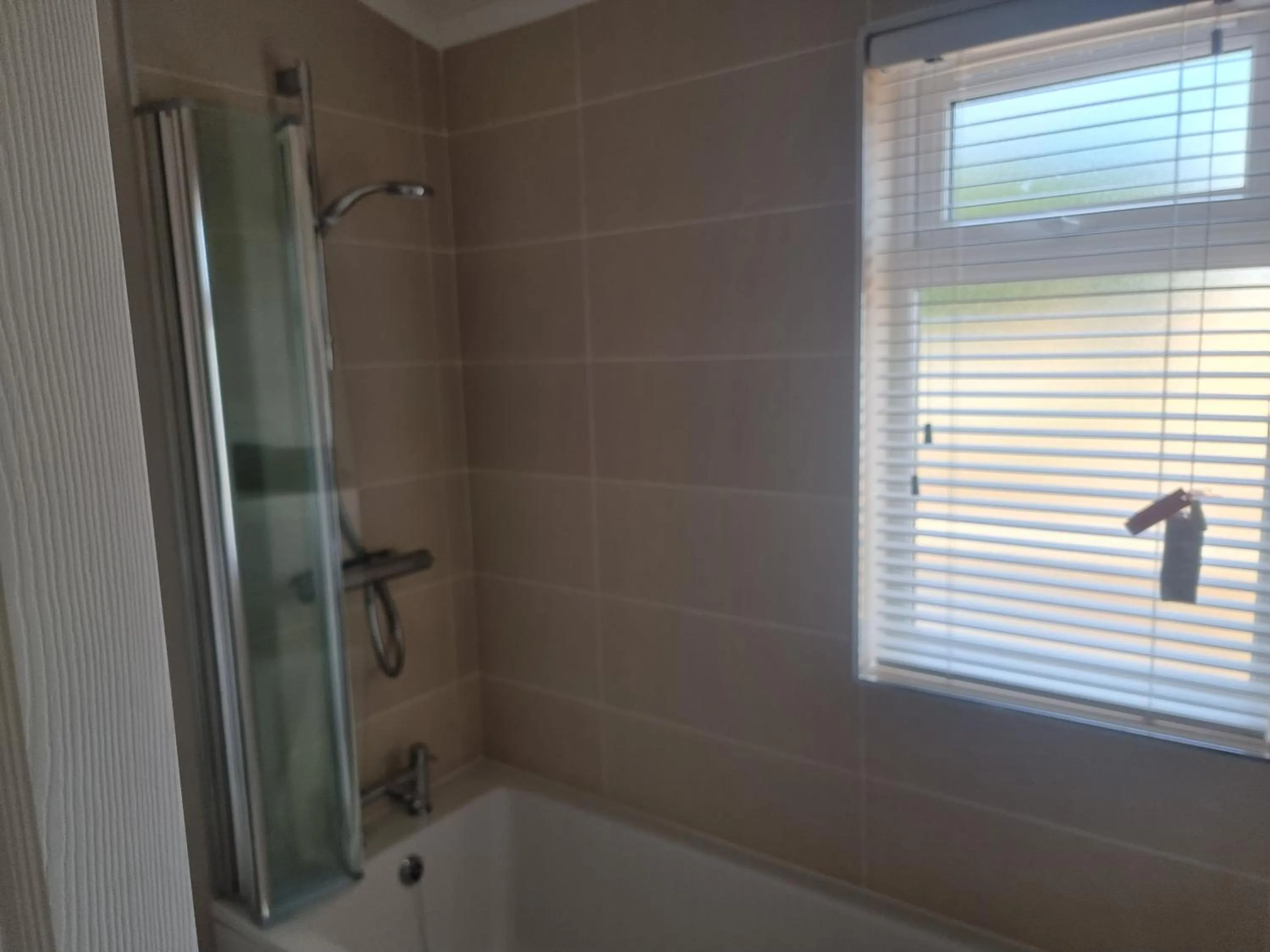 Bathroom in Luxury 2-Bed Lodge in Routh HotTub & Pet Friendly