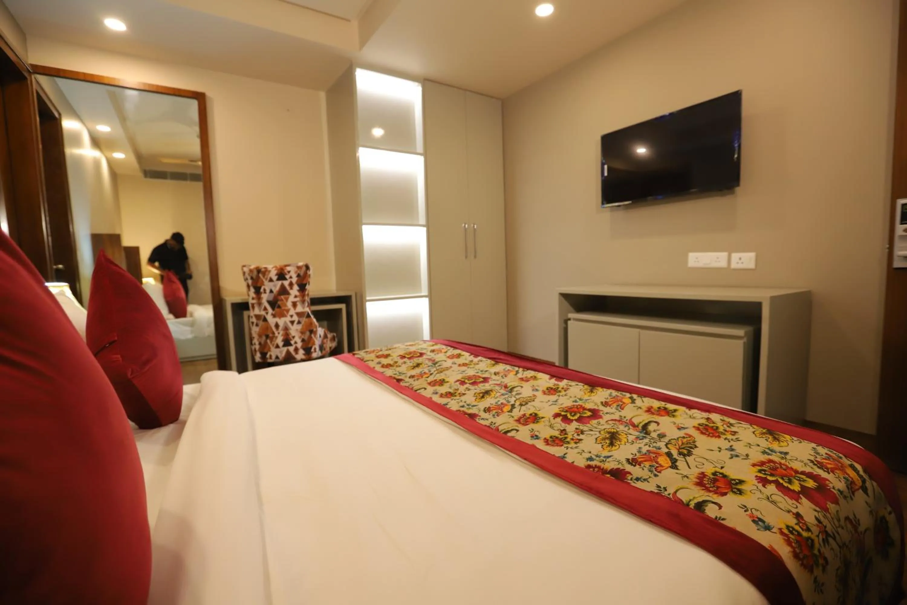 Communal lounge/ TV room, Bed in IP Royal Hotel - New Delhi